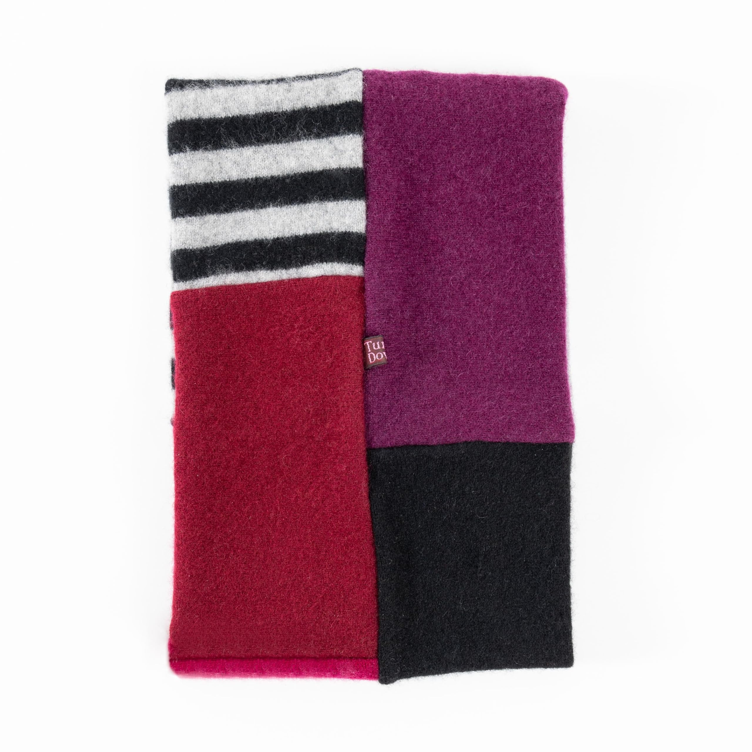 Turtle Doves 100% Recycled Cashmere Neckwarmer (Berry Burst)
