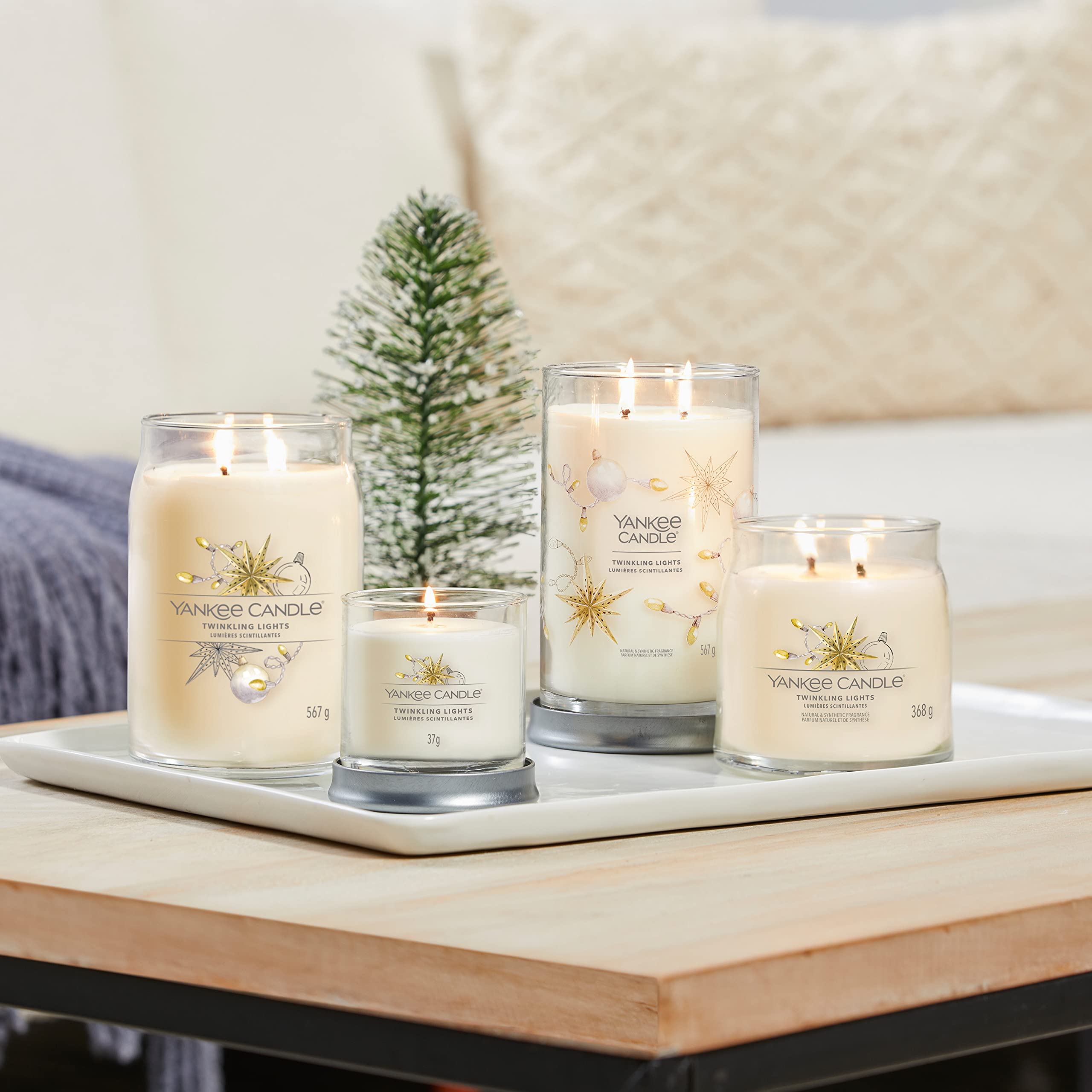Yankee Candle Signature Duftkerze ; große Kerze mit langer Brenndauer „Twinkling Lights“ ; Soja-Wachs-Mix