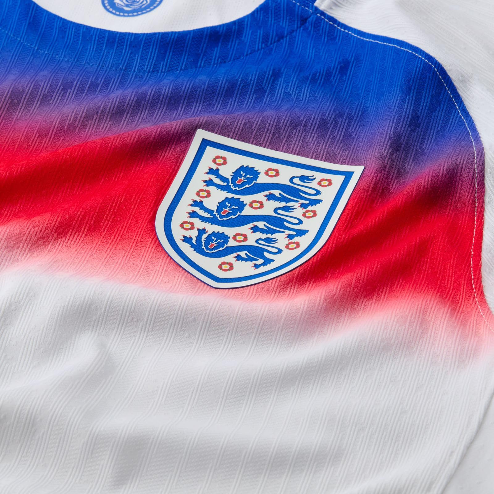 Nike England 2025 Match Home (Frauenteam) Nike Authentic Dri-Fit ADV Fußballtrikot für Herren Maglia da Calcio Uomo