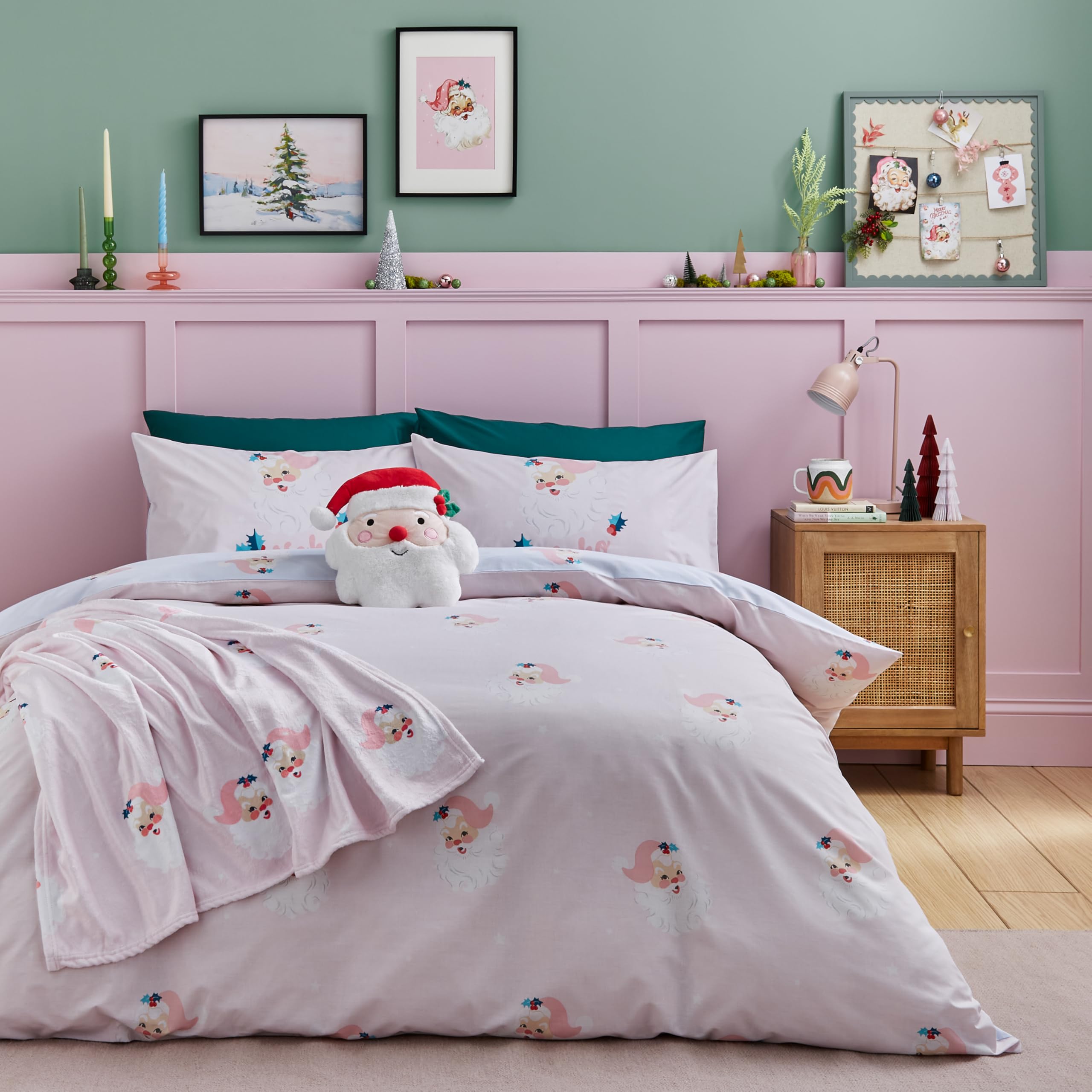 Catherine Lansfield Christmas Vintage Santa Pink Duvet Cover Set King Bedding Set from B&Q