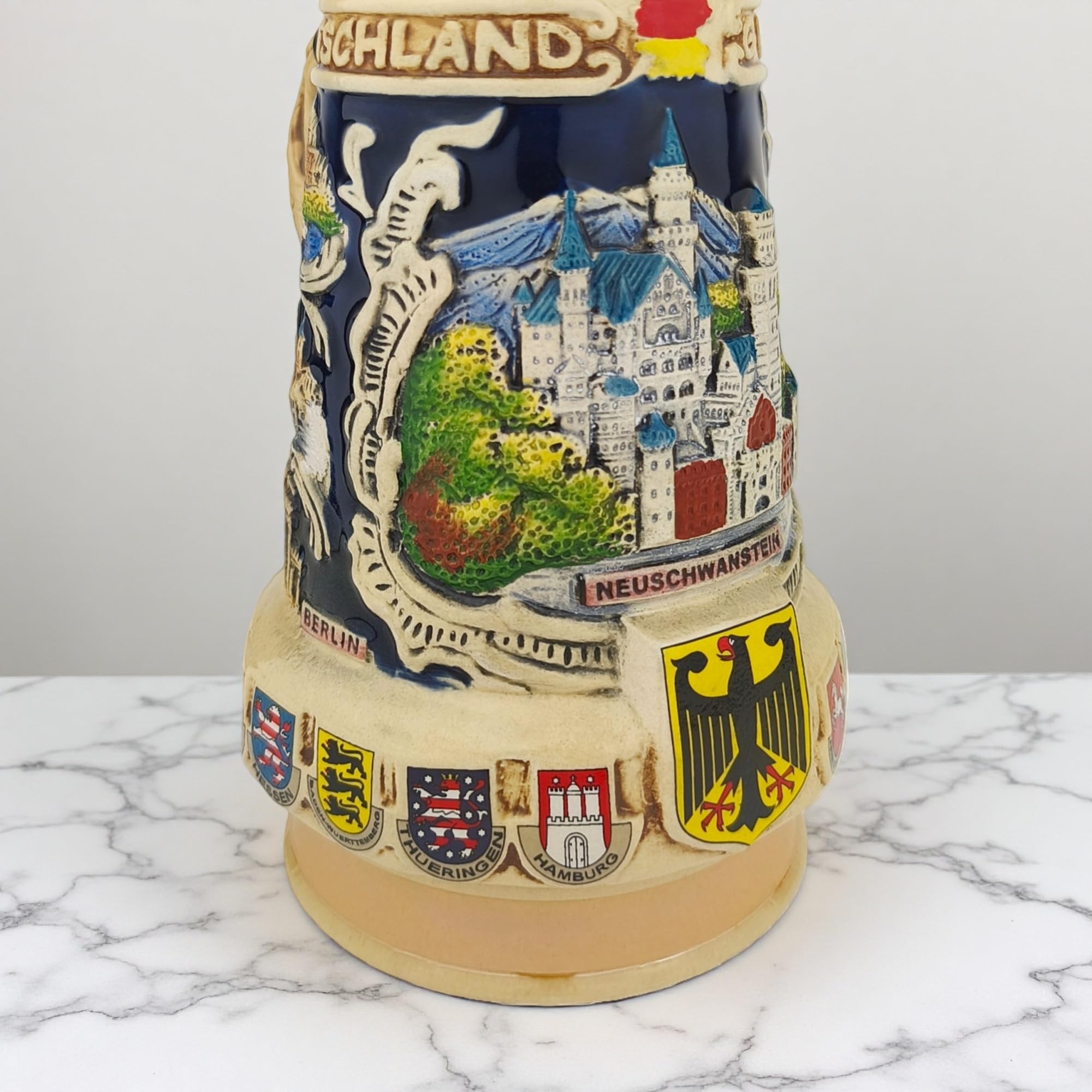 Jarra de cerveza alemana con tapa, 0,7 l, jarra de piedra tradicional con diseño de Neuschwanstein, cuerda de cerveza hecha a mano para fiesta, hogar y colección, regalo para hombres, padres