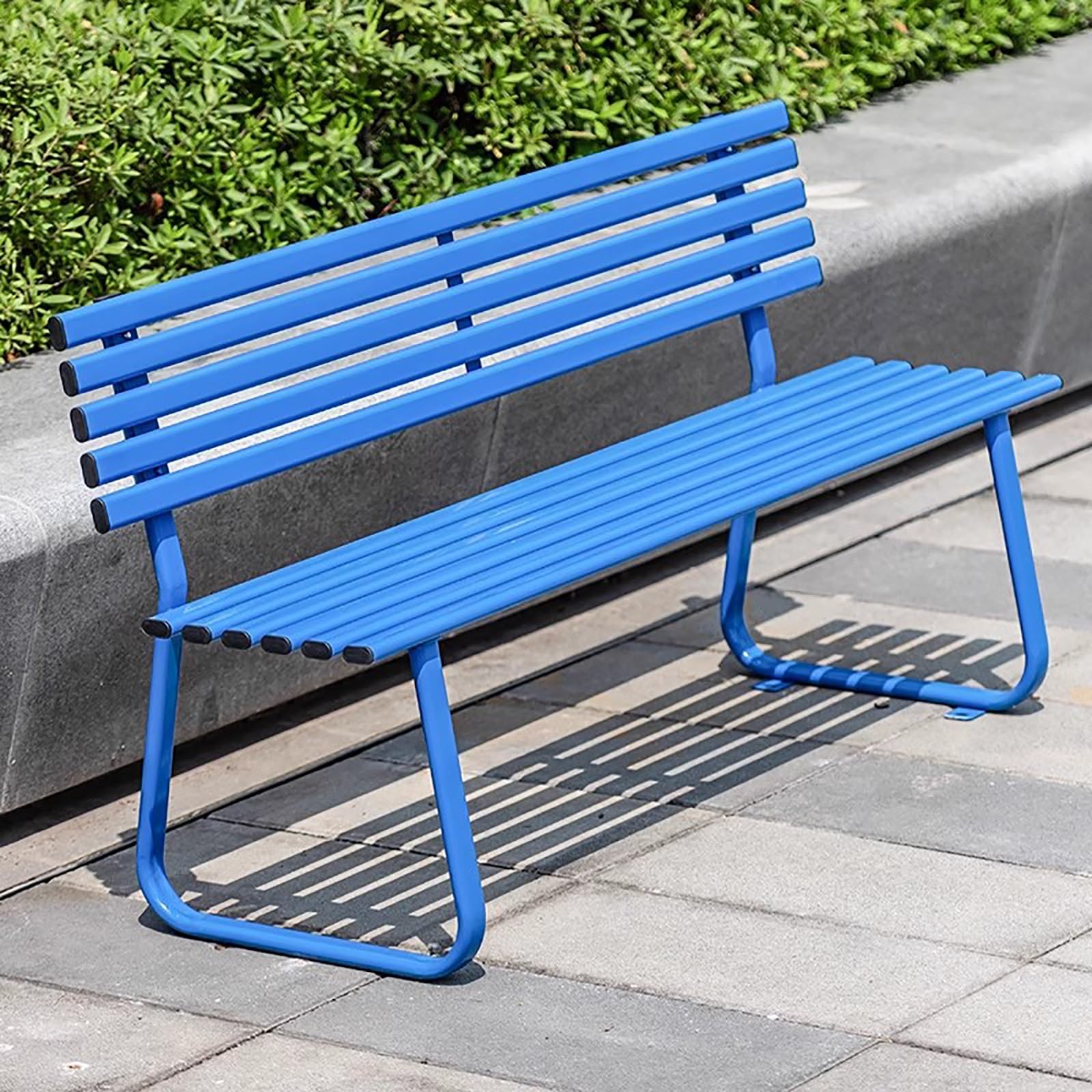 Banco de jardín resistente a la intemperie con respaldo de metal para patio y parque