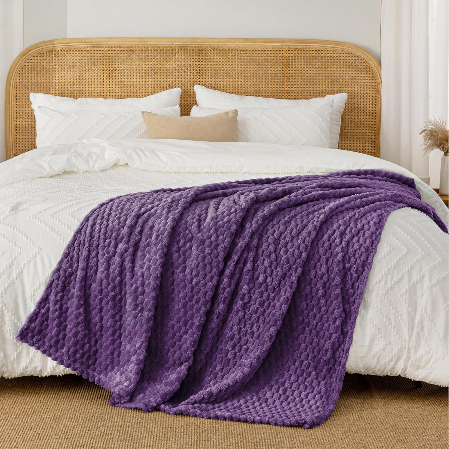 BEDELITE Fleece Blanket, Large Queen Blanket for Bed, 3D Jacquard Decorative Purple