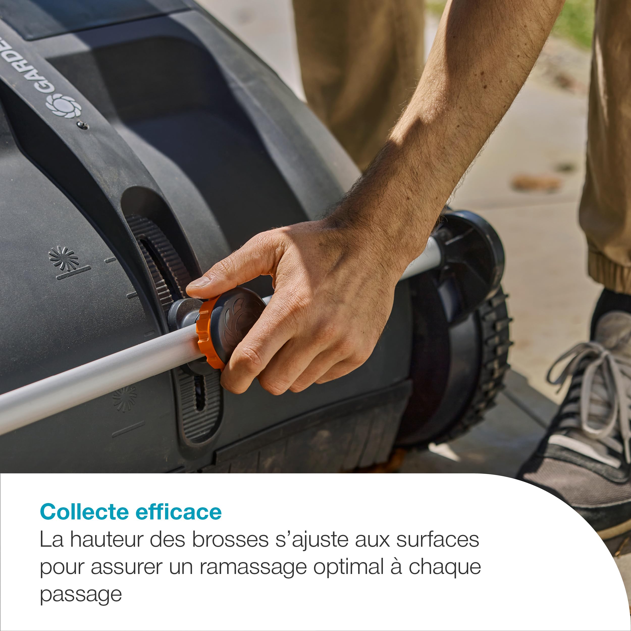 Gardena Collecteur de Feuilles et de pelouse pour pelouses et patios Aides de Jardin: Convient Aussi Bien aux pelouses qu'aux patios, Changement Facile des brosses (3566-20)