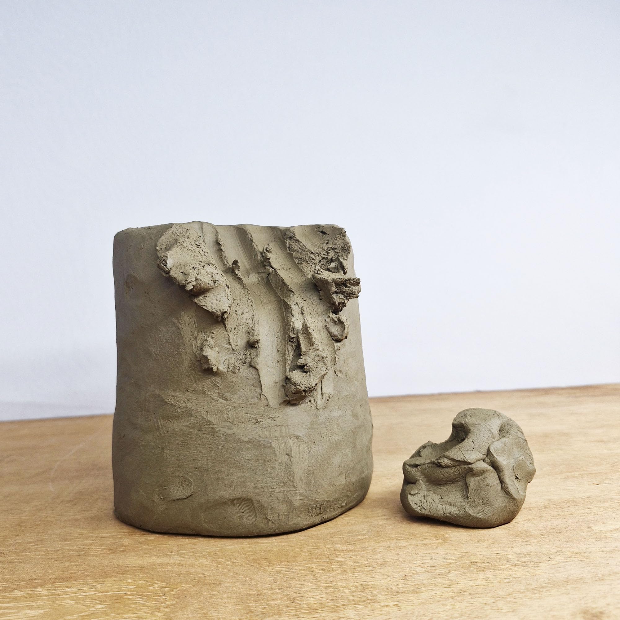 Exclusive 1kg Terracotta Clay for Modelling, Sculpting, and Art & Craft Projects - Air Dry Clay for Children & Professional Artists, Ready to Use Natural Eco Friendly Filtered Molding Clay (1kg)