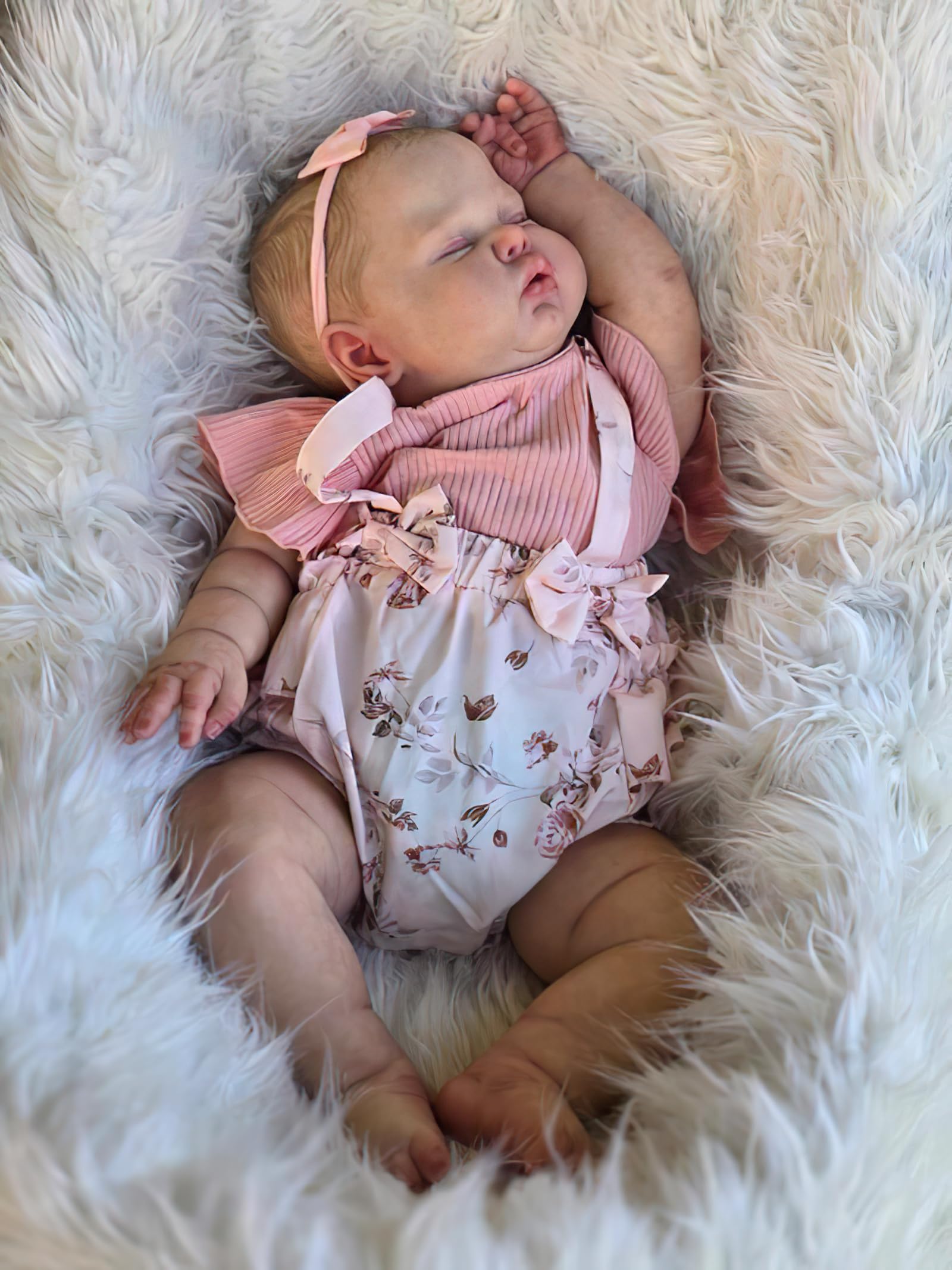 MineeQu Muñecas Reborn Bebe Realista 24 Pulgadas, Toddler Dormido, Cabello Pintado a Mano, Cuerpo de Tela, Set Regalo