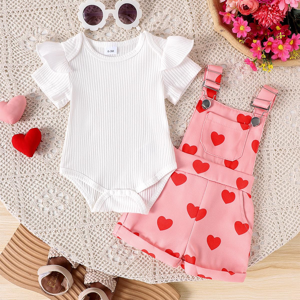 Conjunto Bebé Niña Peto de Verano, Manga Corta Top Acanalado Con Volantes + Ajustable Estampado Floral/Corazones Peto Corto Primavera Conjuntos — view 2