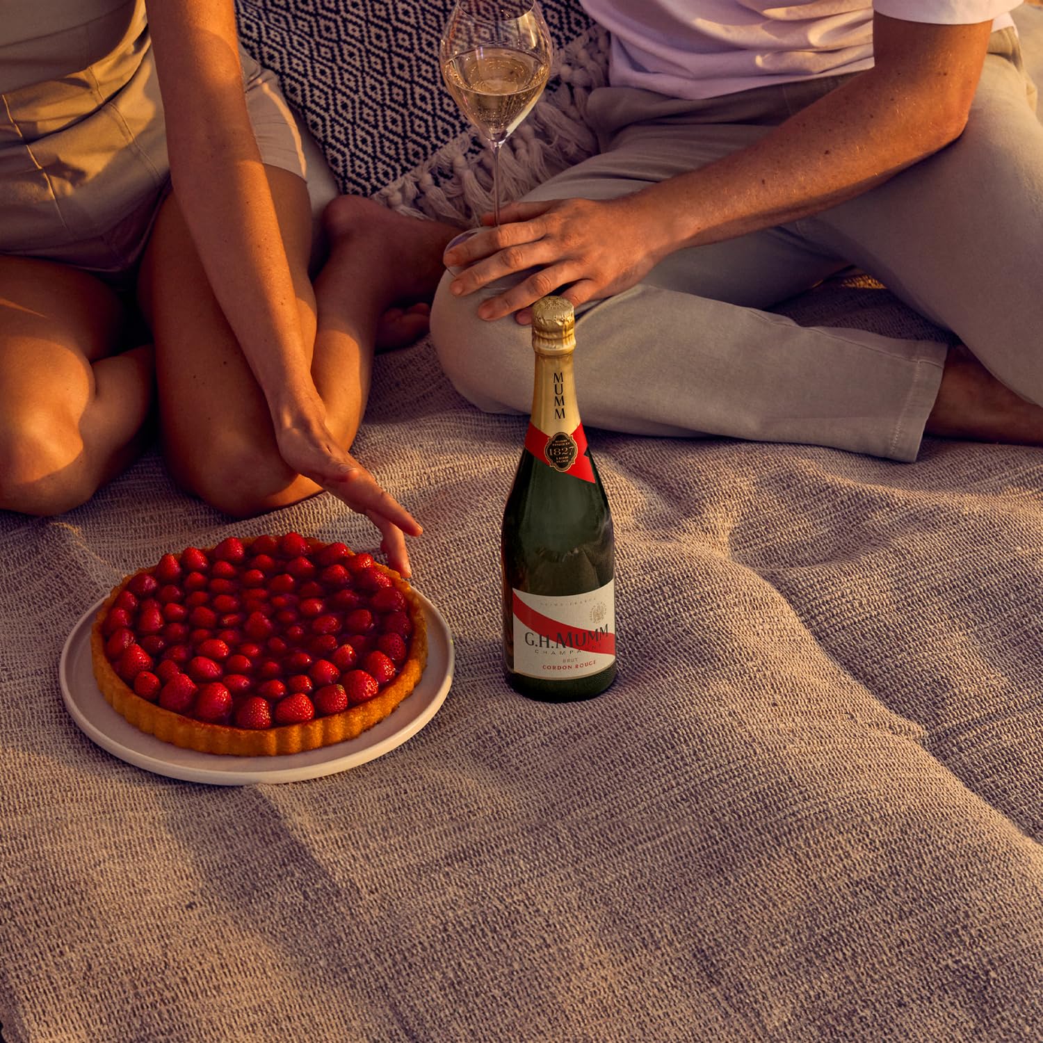 Mumm Cordon Rouge Brut Champagne - 750 ml