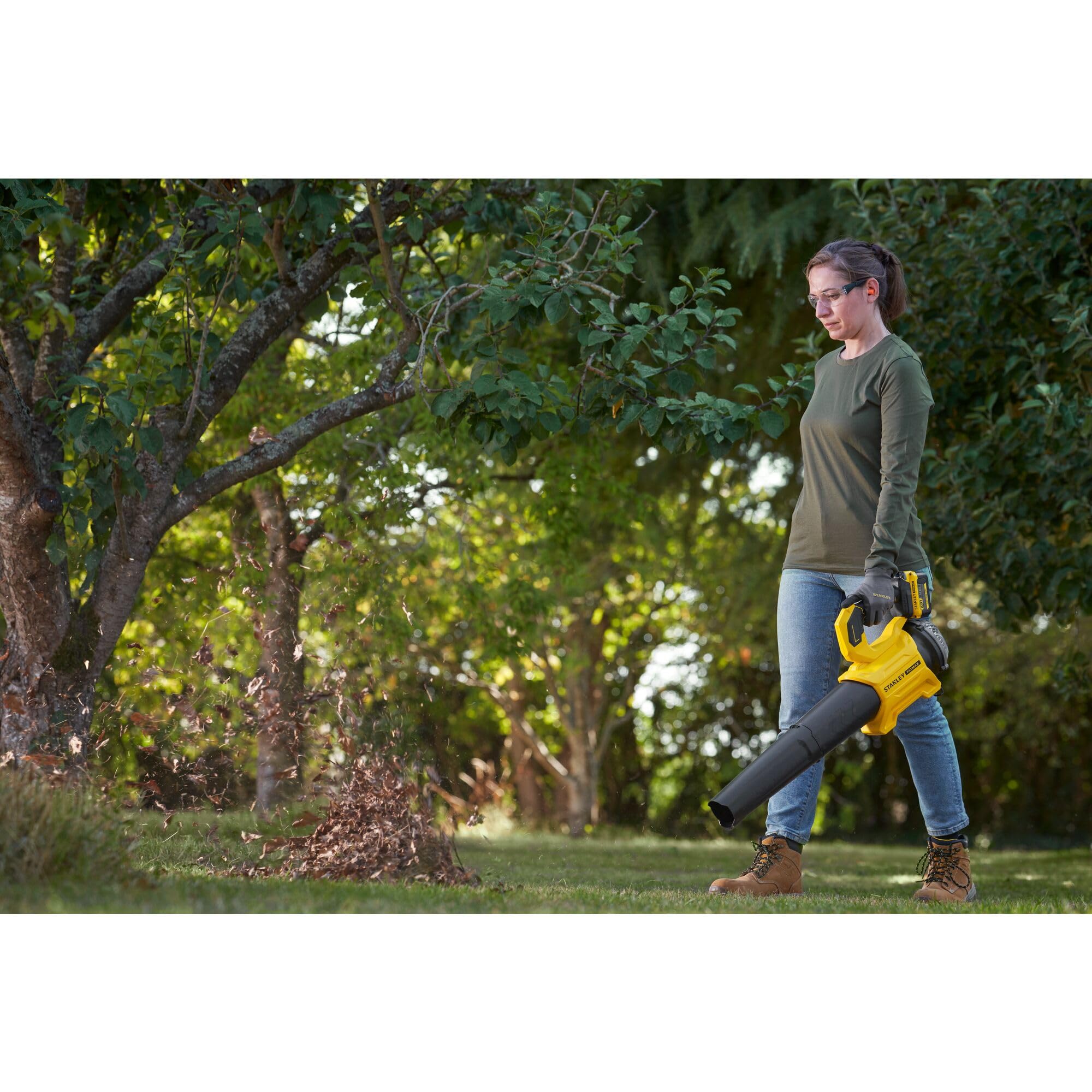 Stanley FATMAX V20 | Kit de soplador sin escobillas 18V 4.0Ah - Diseño con diseño de Ventilador axial, excelente Potencia hasta 177 km/h gatillo de Velocidad Variable, Modo Boost hasta