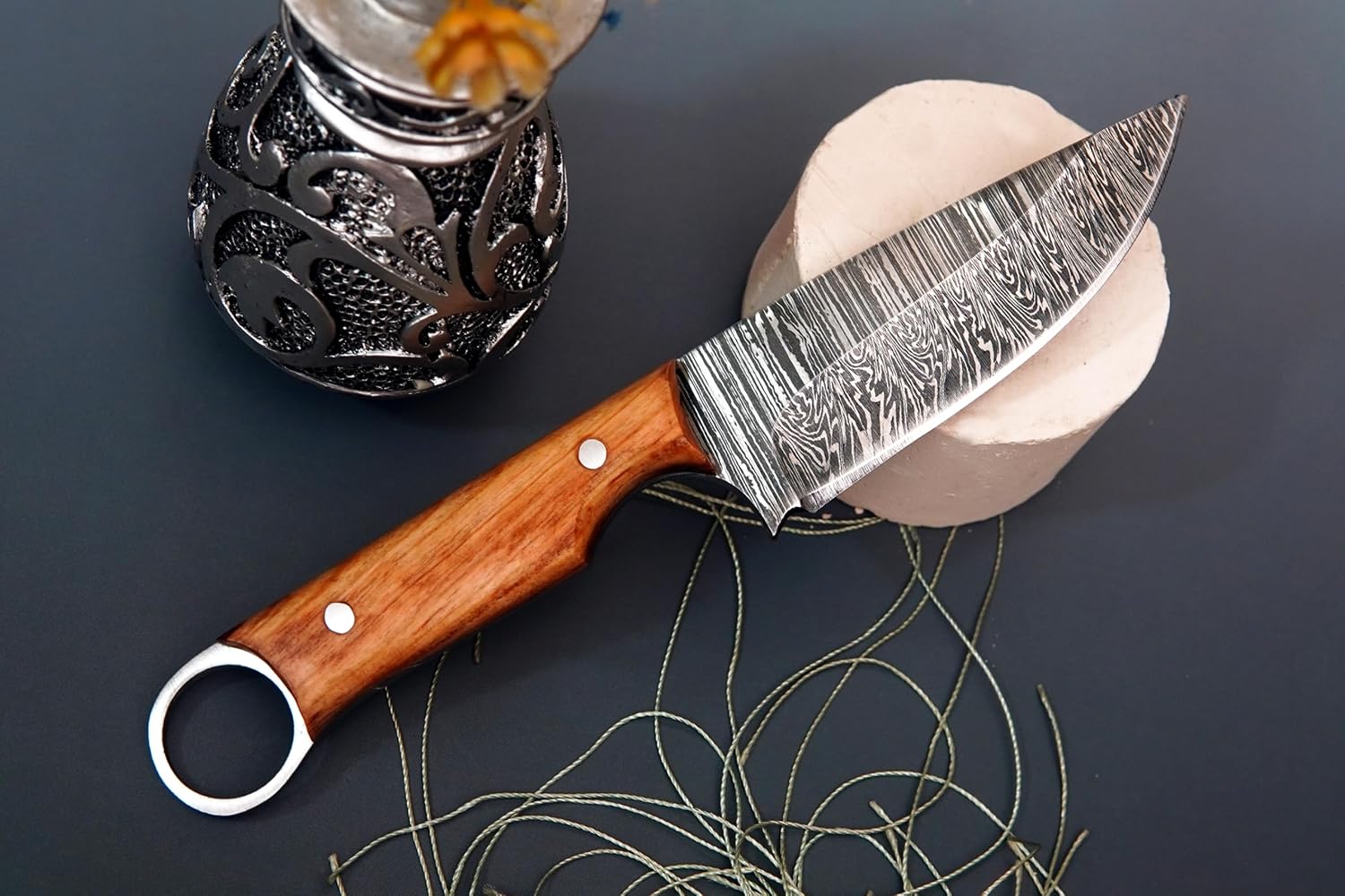Fixed Blade Knife 8" Damascus Steel Hunting Knife – Full Tang Survival Knife For Men Fixed Blade Knife with Sheath, Olive Wood Handle Camping Knife, Tactical Knife with Premium Leather Sheath