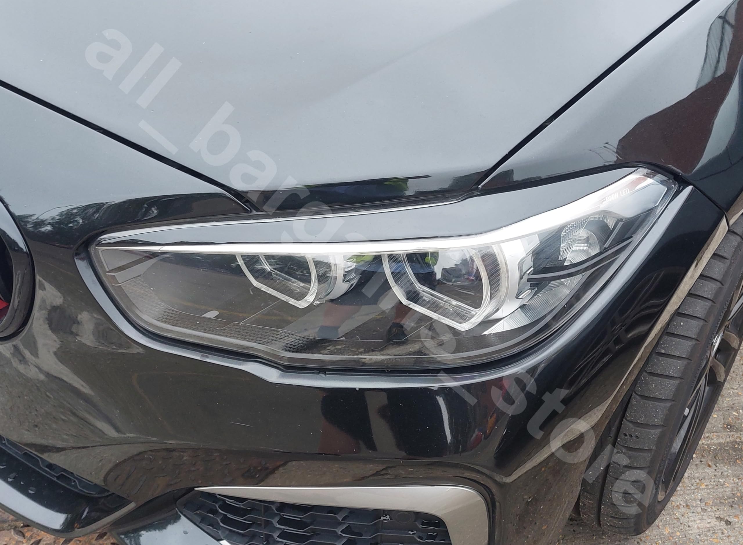 Copertura trim per sopracciglia/palpebre dei fari anteriori per BMW Serie 1 F20 F21 LCI Nero Lucido 2015-2019 Facelift