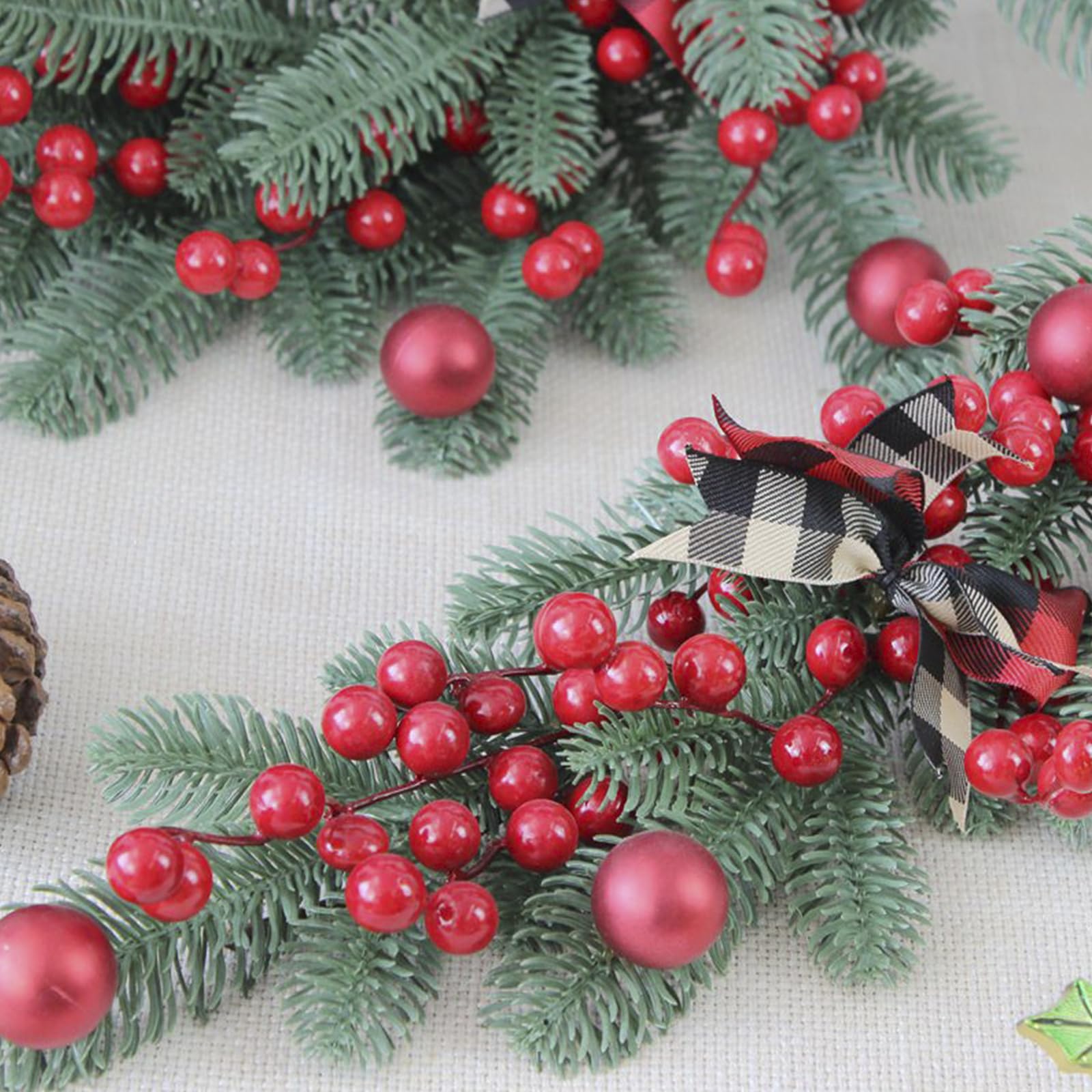 6-teiliges Set künstlichen Weihnachtskränzen und Weihnachtsgirlanden, 1,6 m Tannengirlande für Kamin, winterliche Weihnachtsdeko für Treppen,Tische,Verandas,Türen,drinnen,draußen,Hause