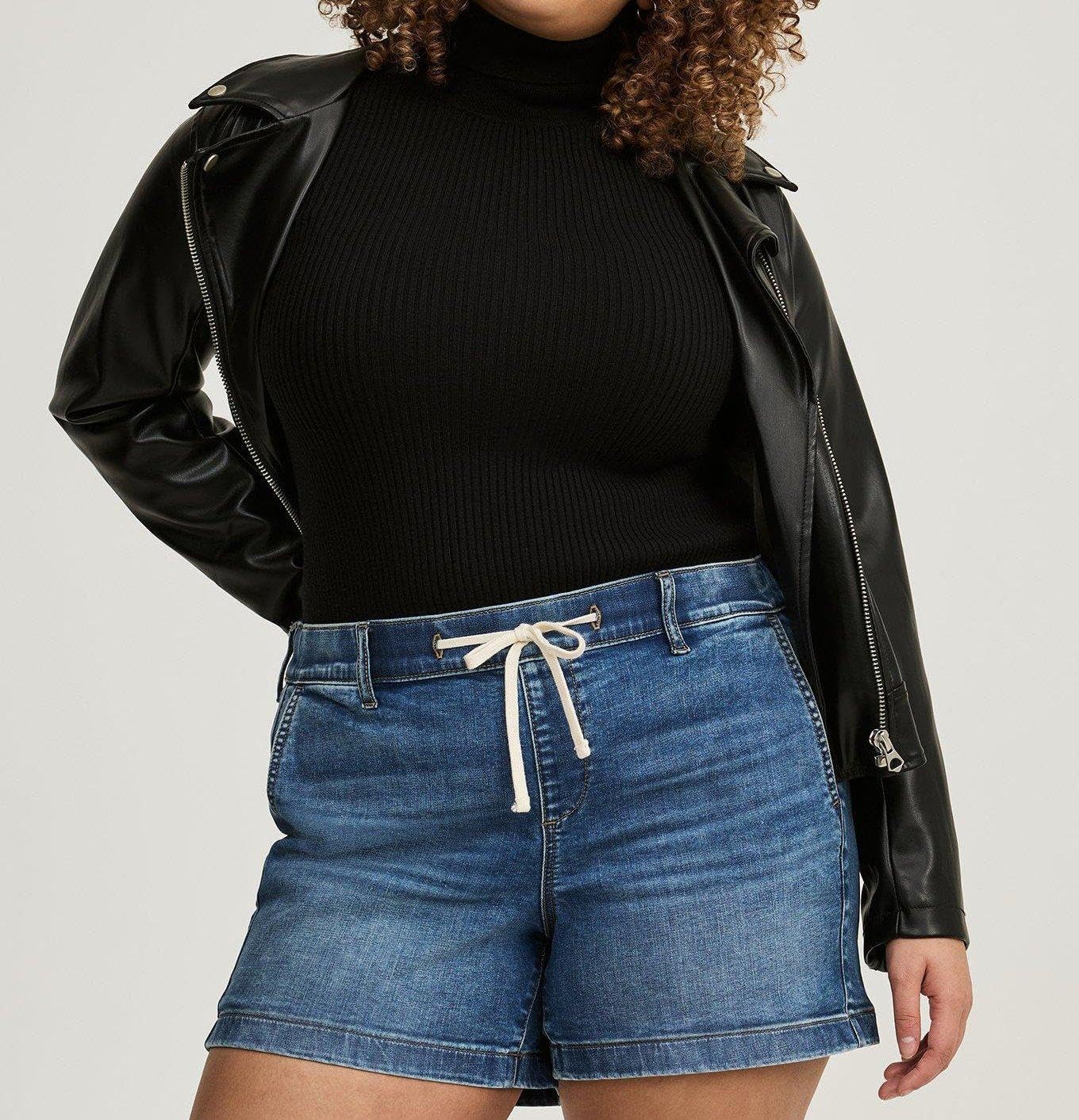 Torrid Women's Plus Size Shorts - Weekend Mid-Rise Short