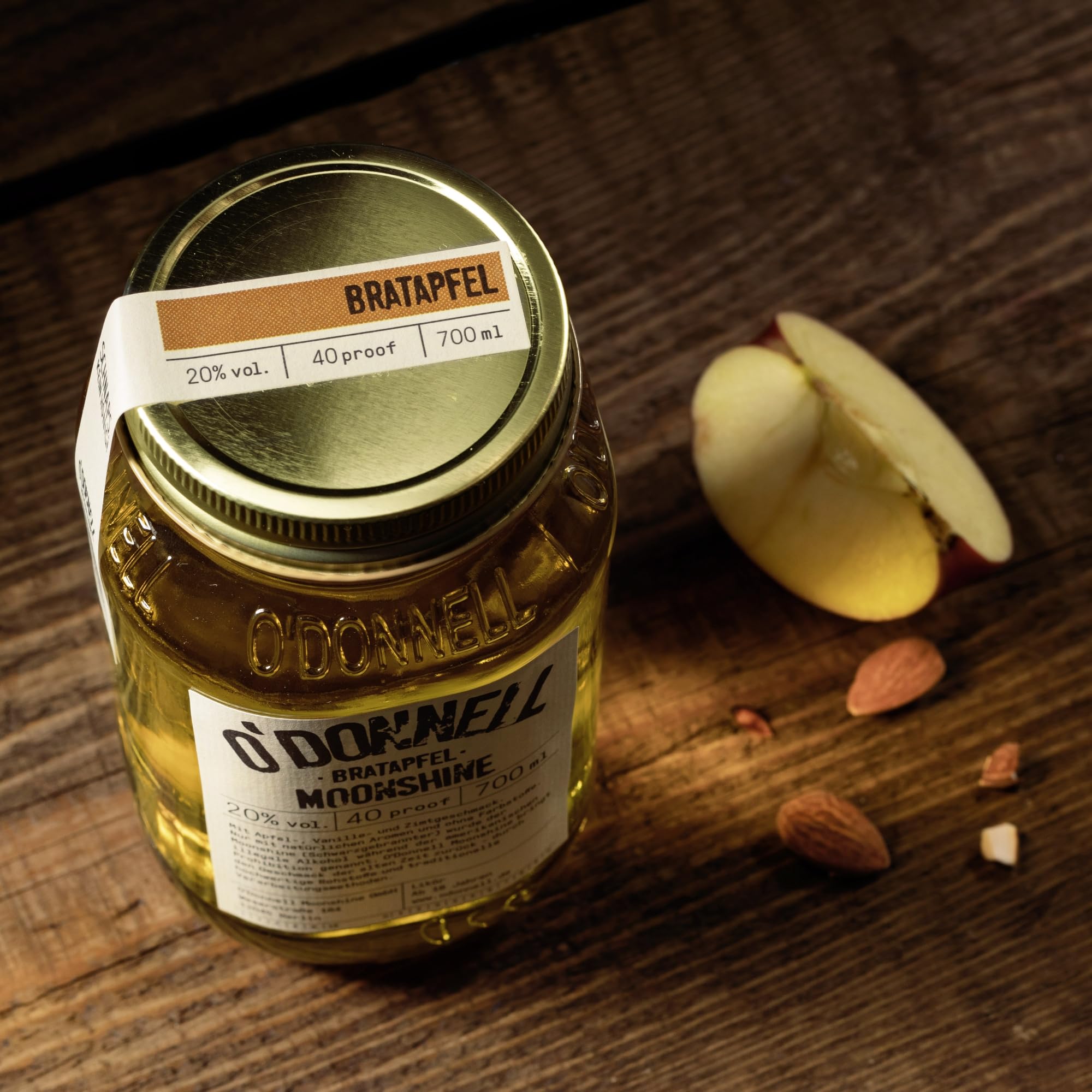 O’Donnell Moonshine Bratapfel Likör (700ml) + Ausgießer – Apfellikör mit Mandel, Zimt & Vanille (fruchtig-frisch) ohne künstliche Aromen – 20% Alkohol im Original Mason Jar – Made in Berlin