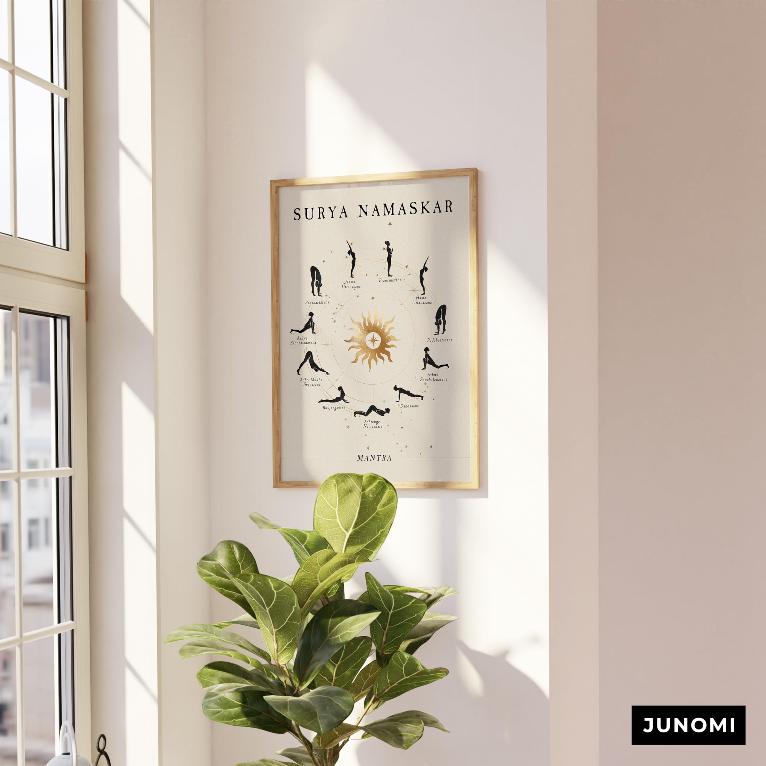 JUNOMI® Sonnengruß Poster DIN A2 Rahmen Natur | Yoga Sonnengruß | Boho Wanddeko fürs Yogastudio und Schlafzimmer, der vollständige Ablauf im Kreis um eine goldene Sonne