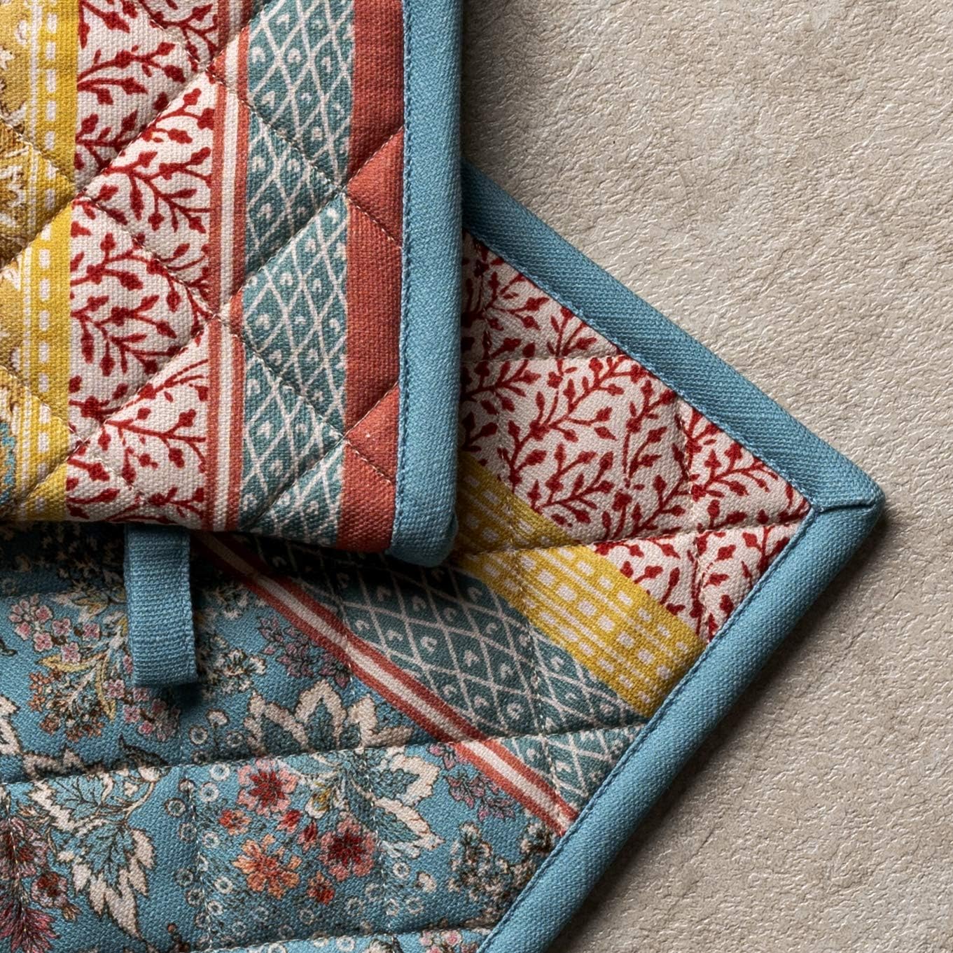 Maison d' Hermine Marquise Bundle Set 100% Cotton Apron (27.50 Inch by 31.50 Inch) and Oven Mitt (7.5 Inch by 13 Inch)/Pot Holder (8 Inch by 8 Inch)