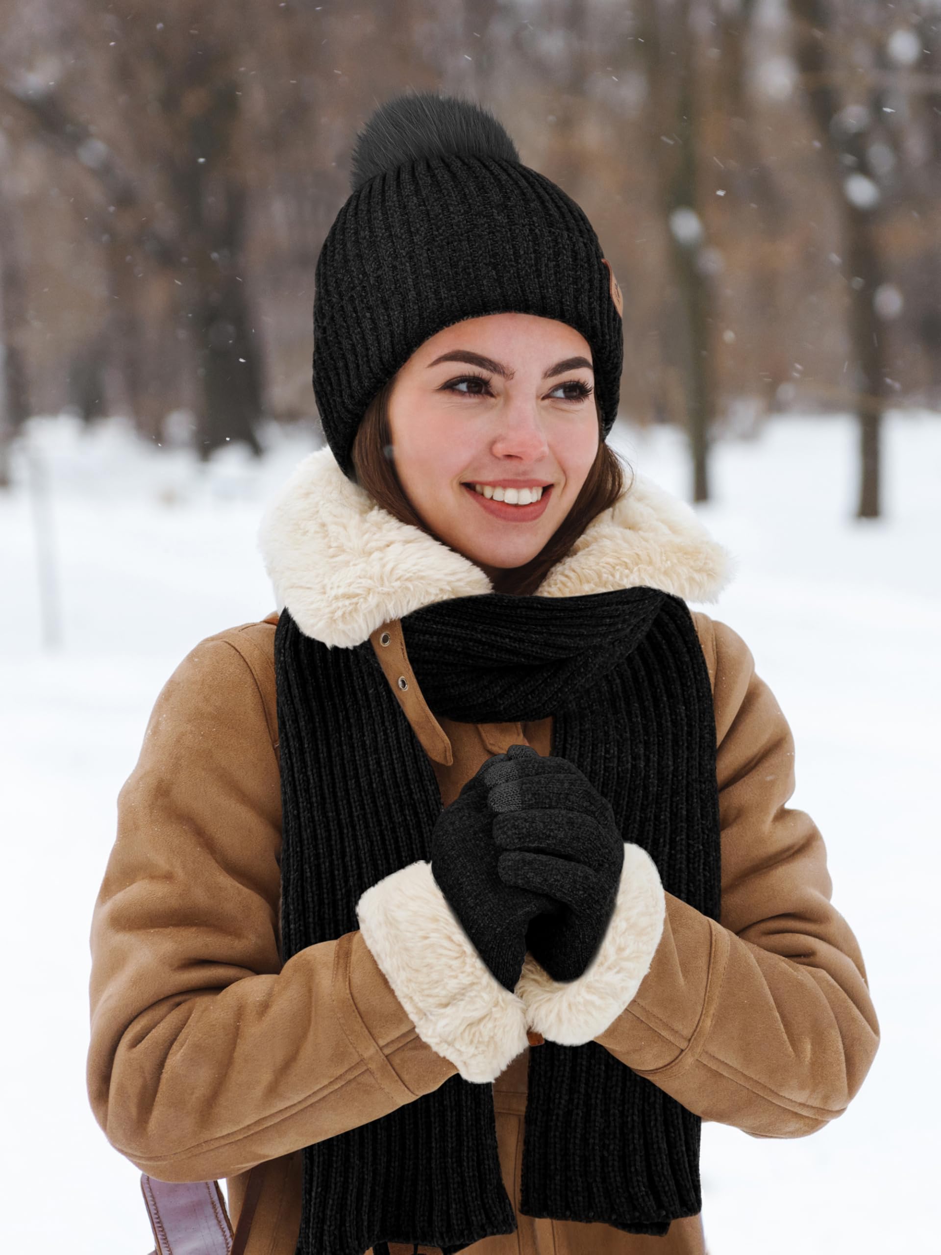 Set invernale caldo cappello sciarpa e guanti touch screen, lavorato a maglia con pompon, cappello scaldacollo, sciarpa lunga, guanti invernali per donne e uomini