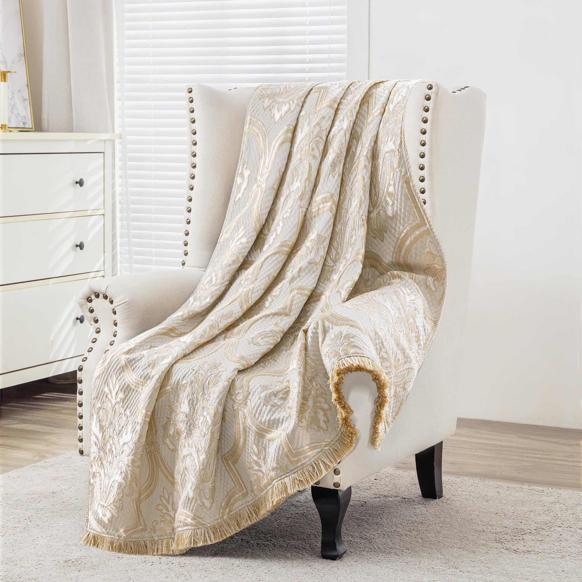 Loom and Mill Luxury Jacquard Throw Blankets for Bed, European-Style Damask Throws with Fringes Trim, Soft Lightweight Velvet Lined Throw Blanket for Sofa Couch Chair All Seasons(Beige Gold,52”x72”)