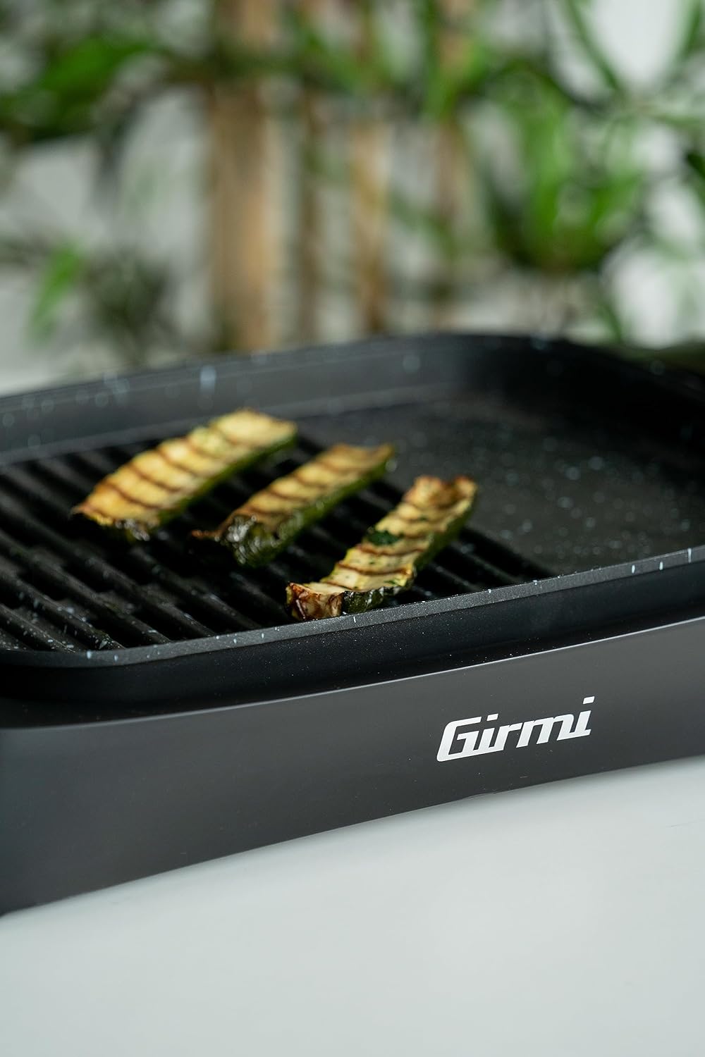 Girmi BQ90 Griglia Barbecue, Coperchio in Vetro Temperato, Regolazione Temperatura, 2200W, Nero Girmi BQ90 Griglia Barbecue, Coperchio in Vetro Temperato, Regolazione Temperatura, 2200W, Nero