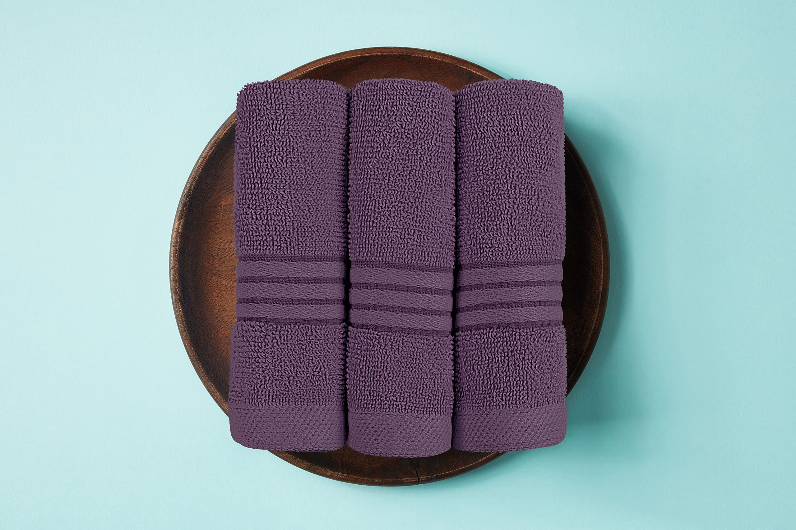 Premium 700 GSM – Set di 8 asciugamani, 2 asciugamani da doccia, 2 asciugamani e 4 asciugamani in cotone – lavabile in lavatrice, qualità alberghiera, super morbido e assorbente di Utopia Towels Plum