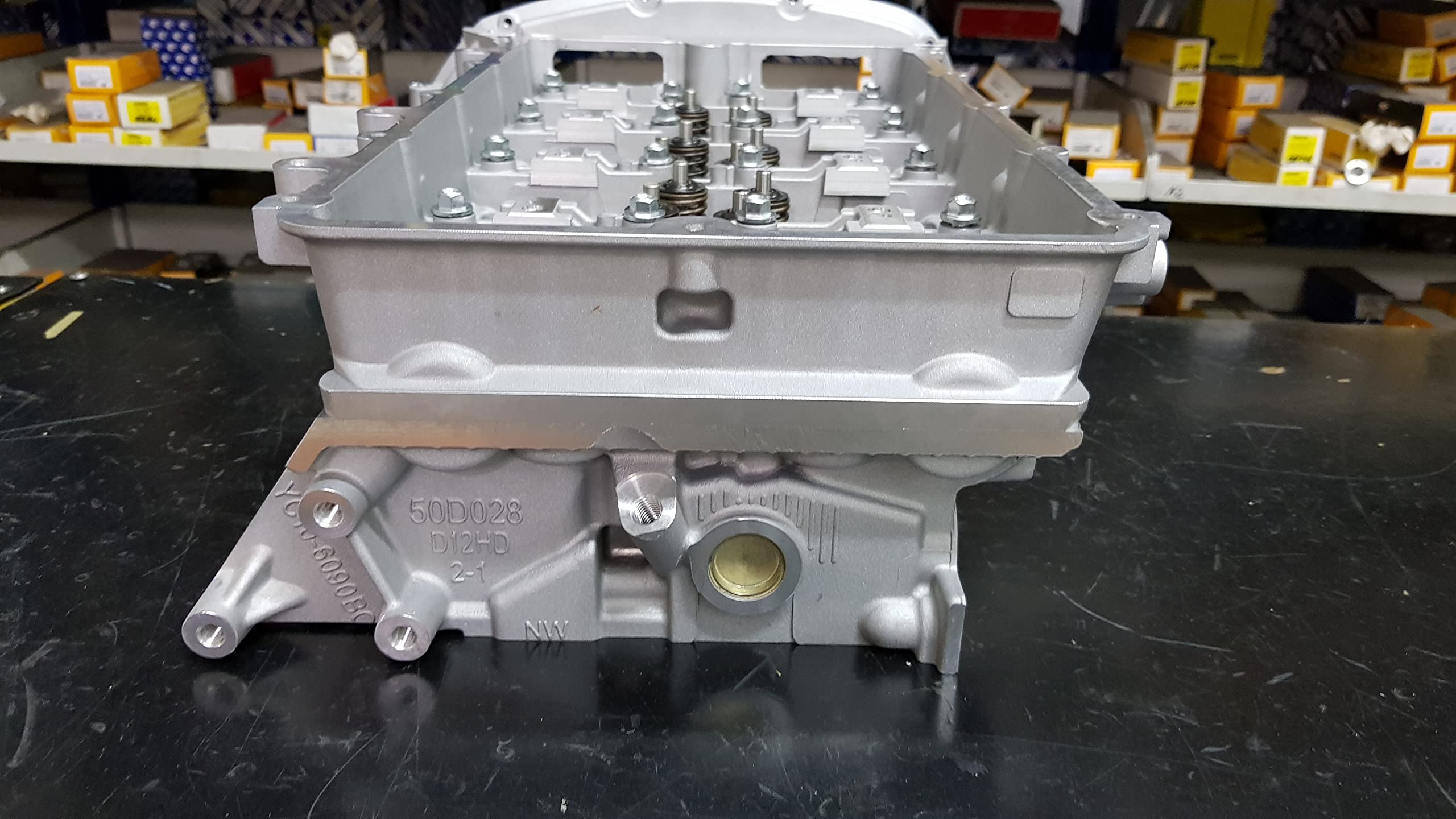 TESTATA NUOVA CON VALVOLE 1099947 1333272 1701911 1851817 D0FA D2FA D2FB D2FE D4FA DOFA F4FA