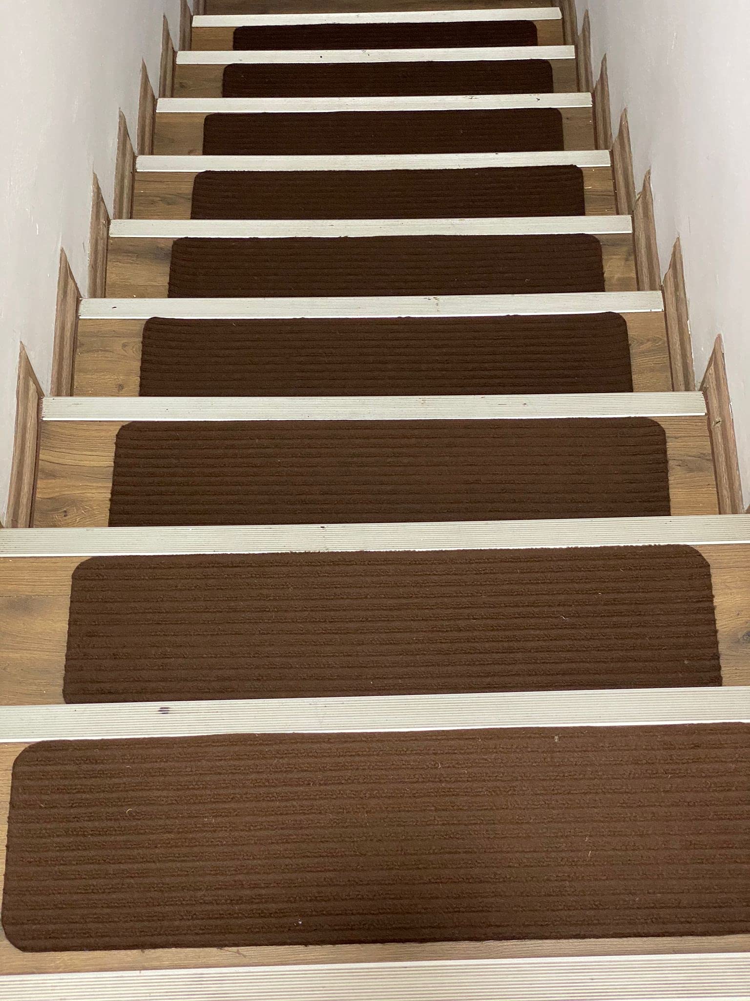 emmahome Carpet Stair Treads NON-SLIP MACHINE WASHABLE Mats/Rugs, INDOOR OR OUTDOOR with Reusable Rubber Back - 20x67cm - 14pc in Pack (Brown)