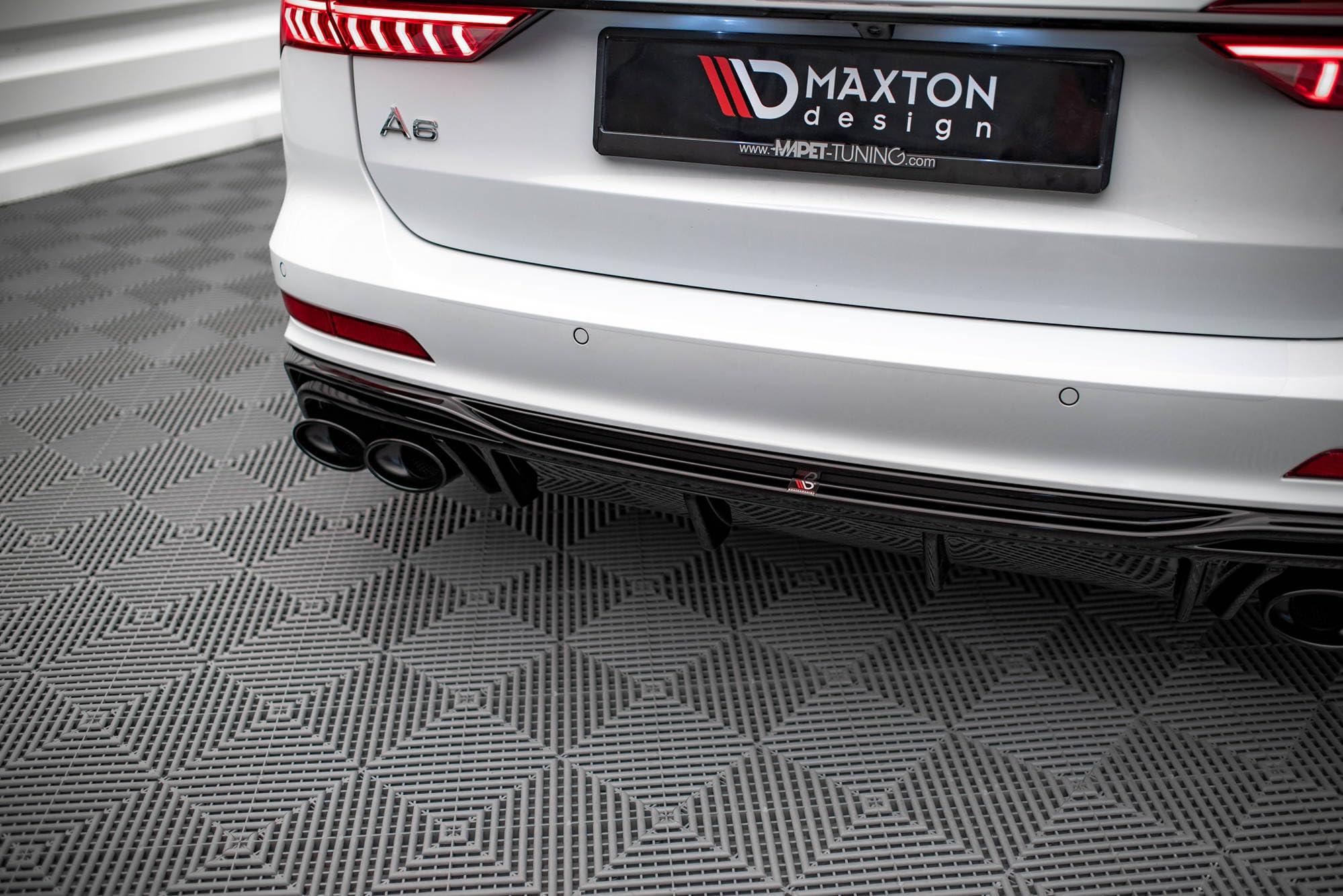 Maxton Design Heckdiffusor mit Endrohr Attrappe Schwarz für Audi A6 S-Line S6 C8 2018-2026 Hochglanz schwarz