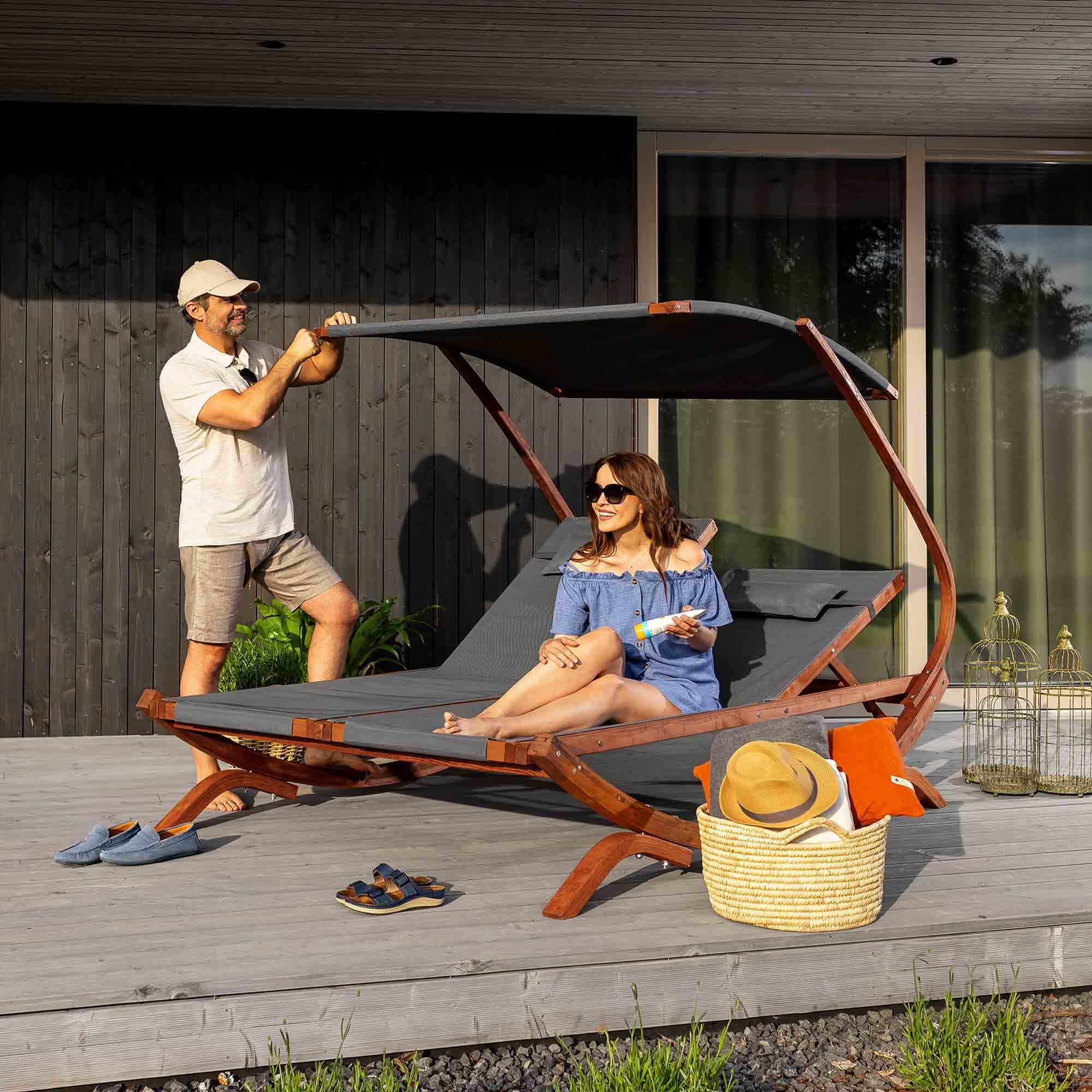 di volio Doppelliege aus Lärchenholz mit Dach für 2 Personen Outdoor Pionza | 280 kg belastbar, getrennt verstellbare Rückenlehnen, Sonnendach, Kopfkissen, Teslin-Gewebe, Terrasse, Garten, Pool