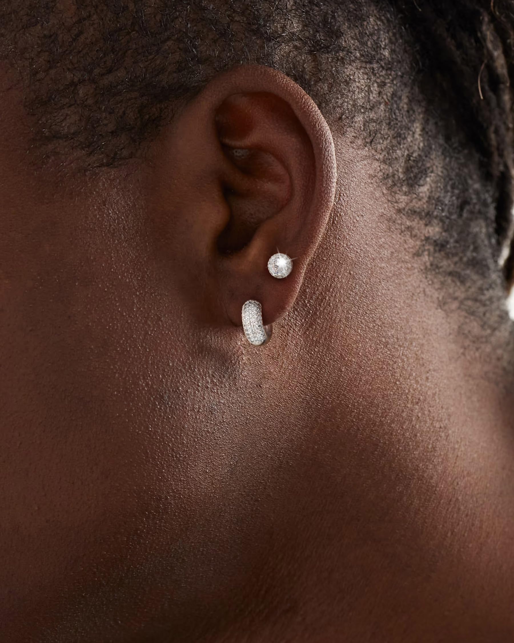 HANLI 2 Paia Orecchini Uomo Cerchio Diamante Argento 925 e Zirconi Cubici Anallergici Leggeri Trendy Gioielli di Moda per le Uomo
