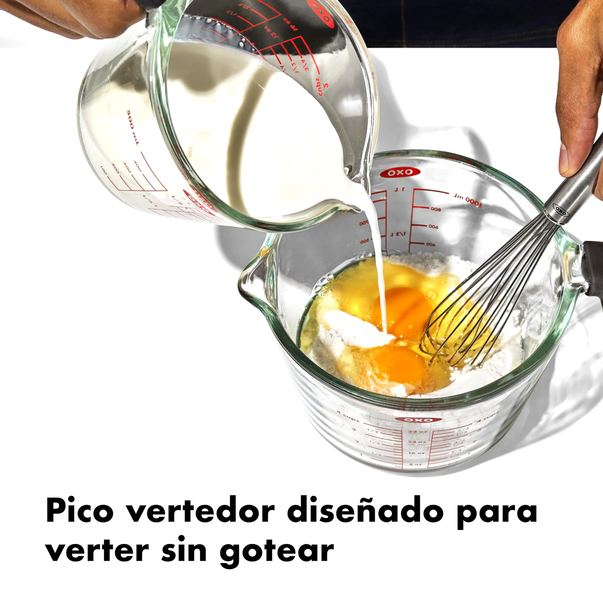 OXO Good Grips Taza medidora de vidrio con tapa, 500 mL | Vidrio borosilicato resistente a choques térmicos, pico antigoteo, tapa segura, mango antideslizante