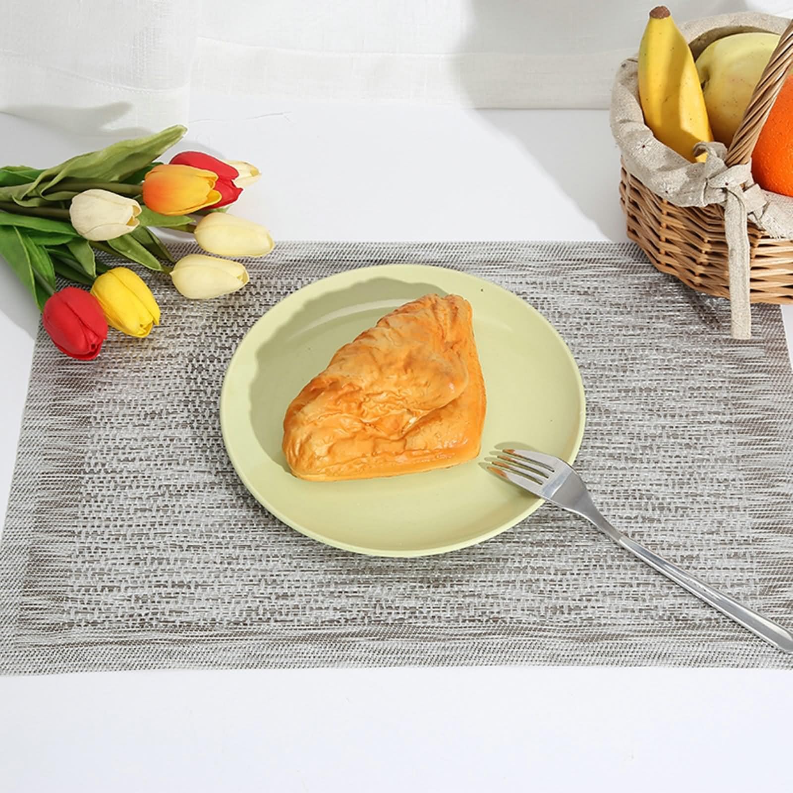 Juego de 10 manteles individuales americanos elegantes, para colocar debajo de platos de mesa modernos, de PVC para mascotas, 45 x 30 cm, rectangular, color plateado