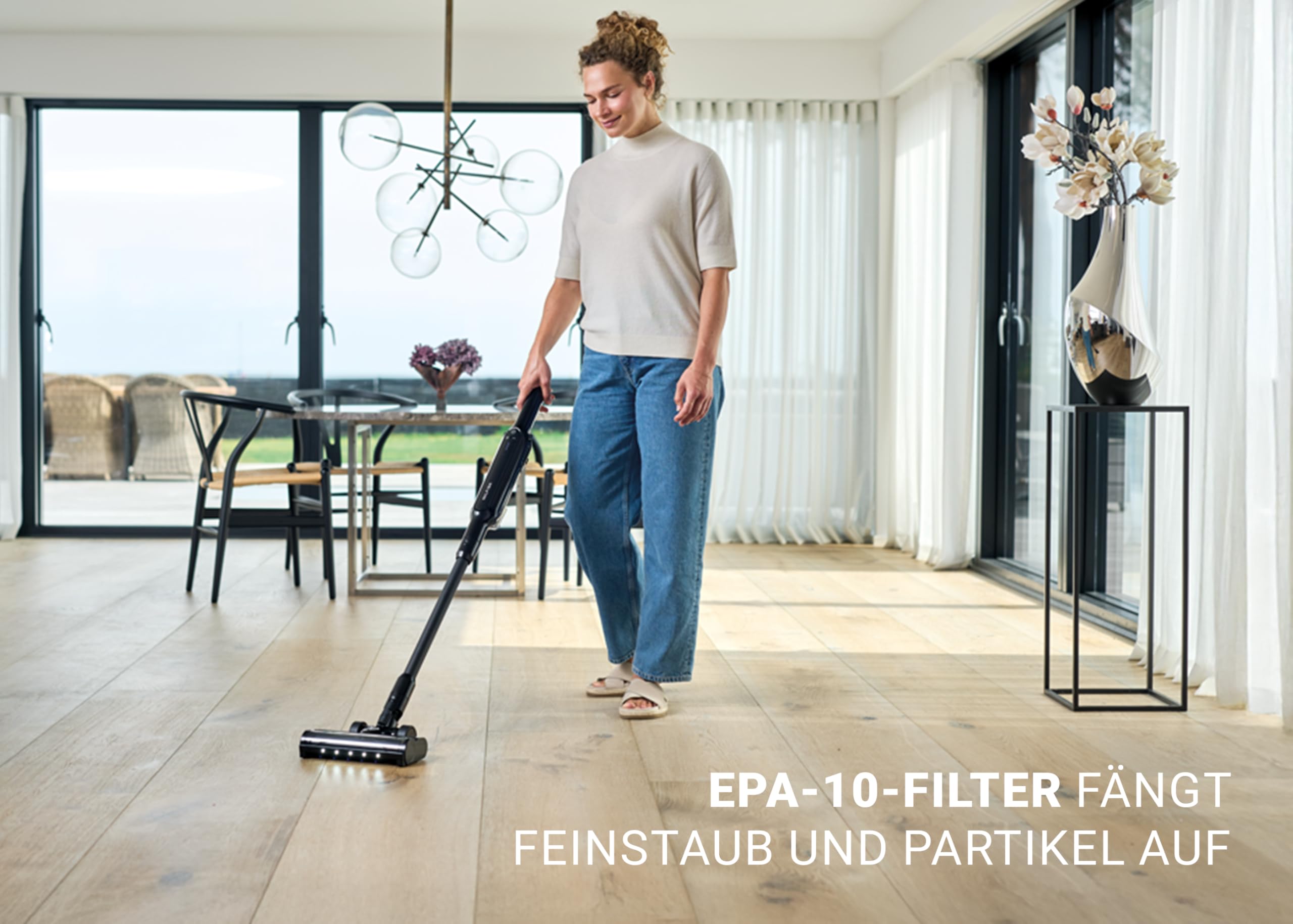 Nilfisk Move Akku-Staubsauger mit Ladestation – 2-in-1 Leichter Stiel- und Handstaubsauger (Schwarz)