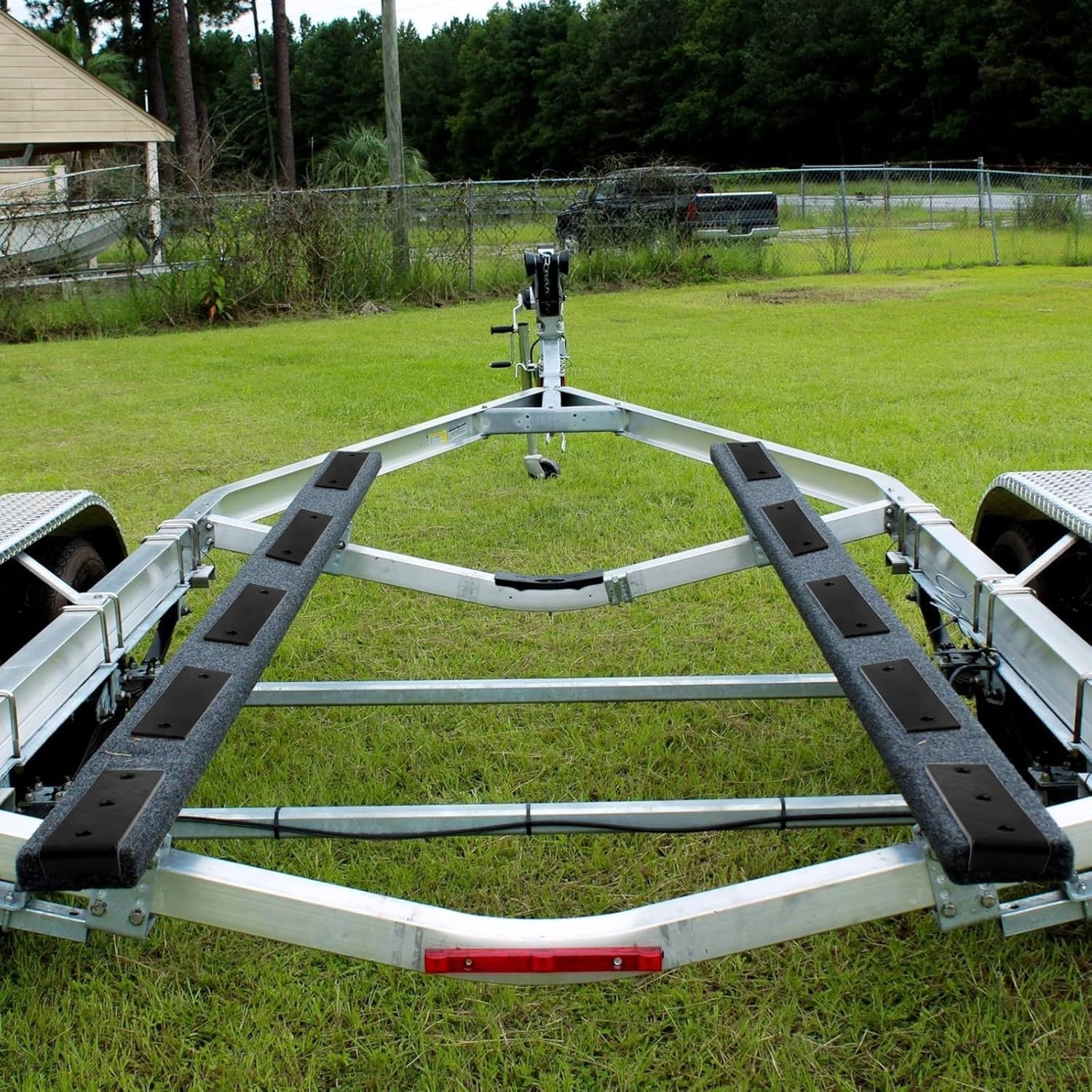 Lot de 10 patins de remorque de bateau (7,6 x 25,4 cm, plastique ABS) facilitent le lancement et le chargement/déchargement des bateaux. Capacité de charge maximale : 1 814,4 kg. Convient à presque