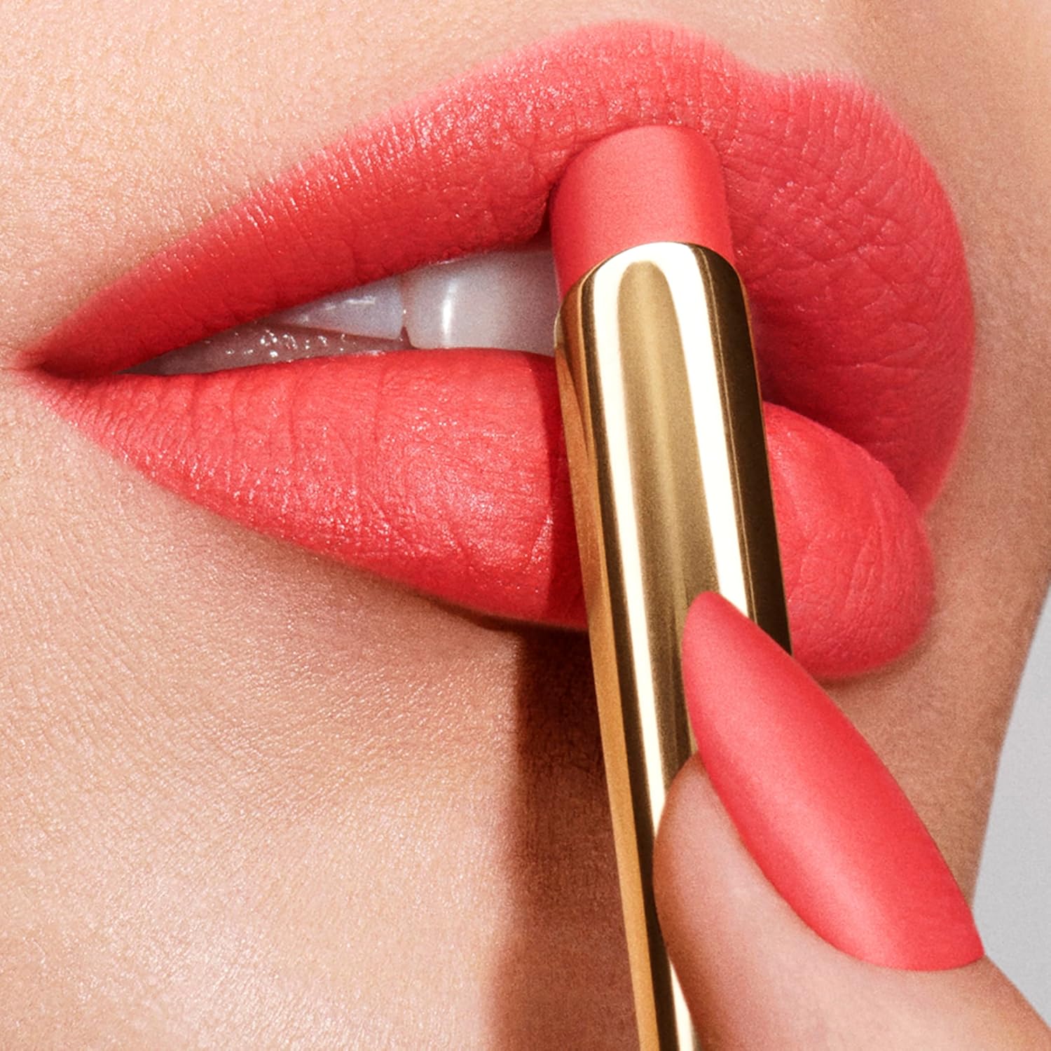 Estée Lauder Pure Color Explicit Long-Lasting Silk Matte Lipstick for Women |12-Hour Wear - Image 3