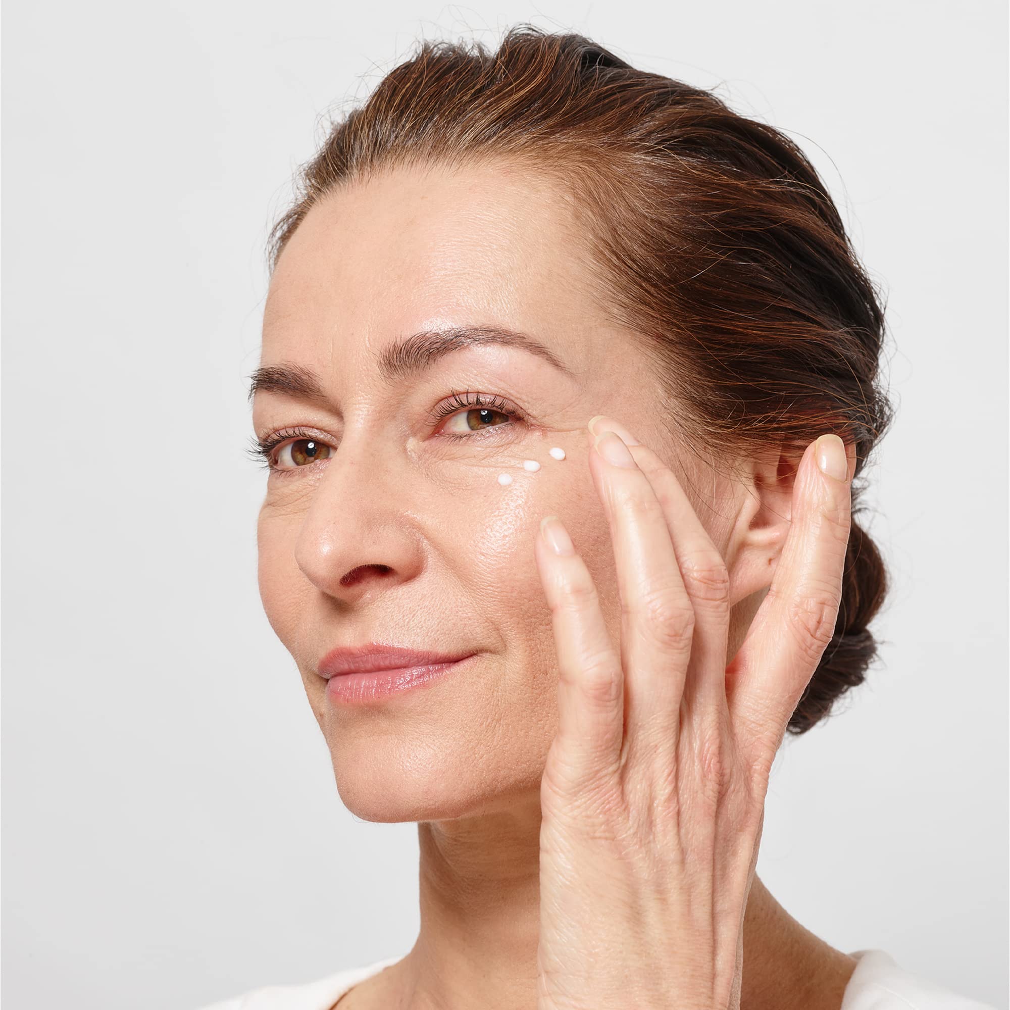 L'Oreal Paris Cell Renew - Crema per gli occhi, perfetta per il recupero anti-ossidante, per occhiaie e borse per gli occhi, 15 ml