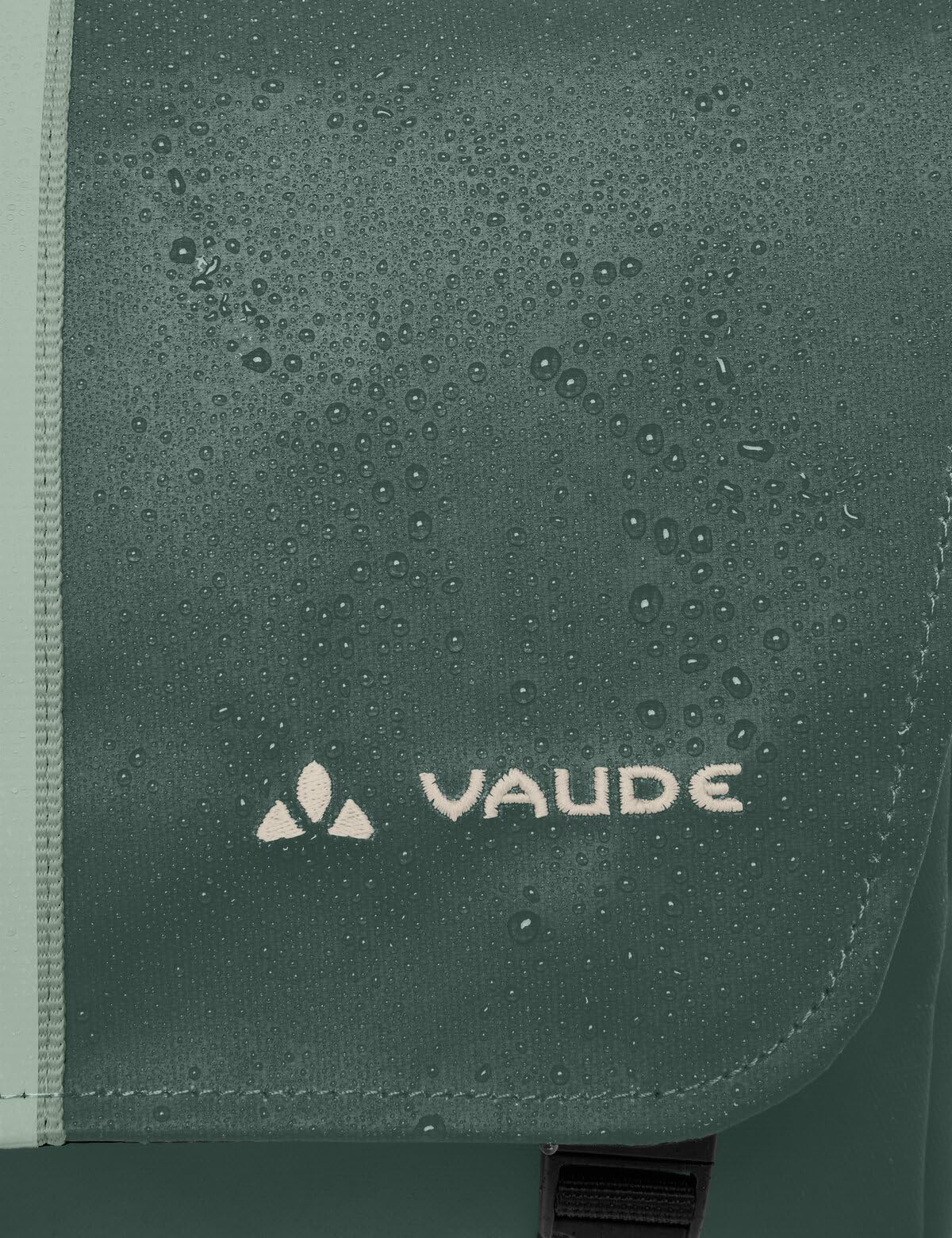 VAUDE Kleine Umhängetasche mit Trolleyhalterung & Recycled PET Material, Wasserdicht mit Reißverschluss-Fächern & Schlüsselhalter - für deinen Urlaub