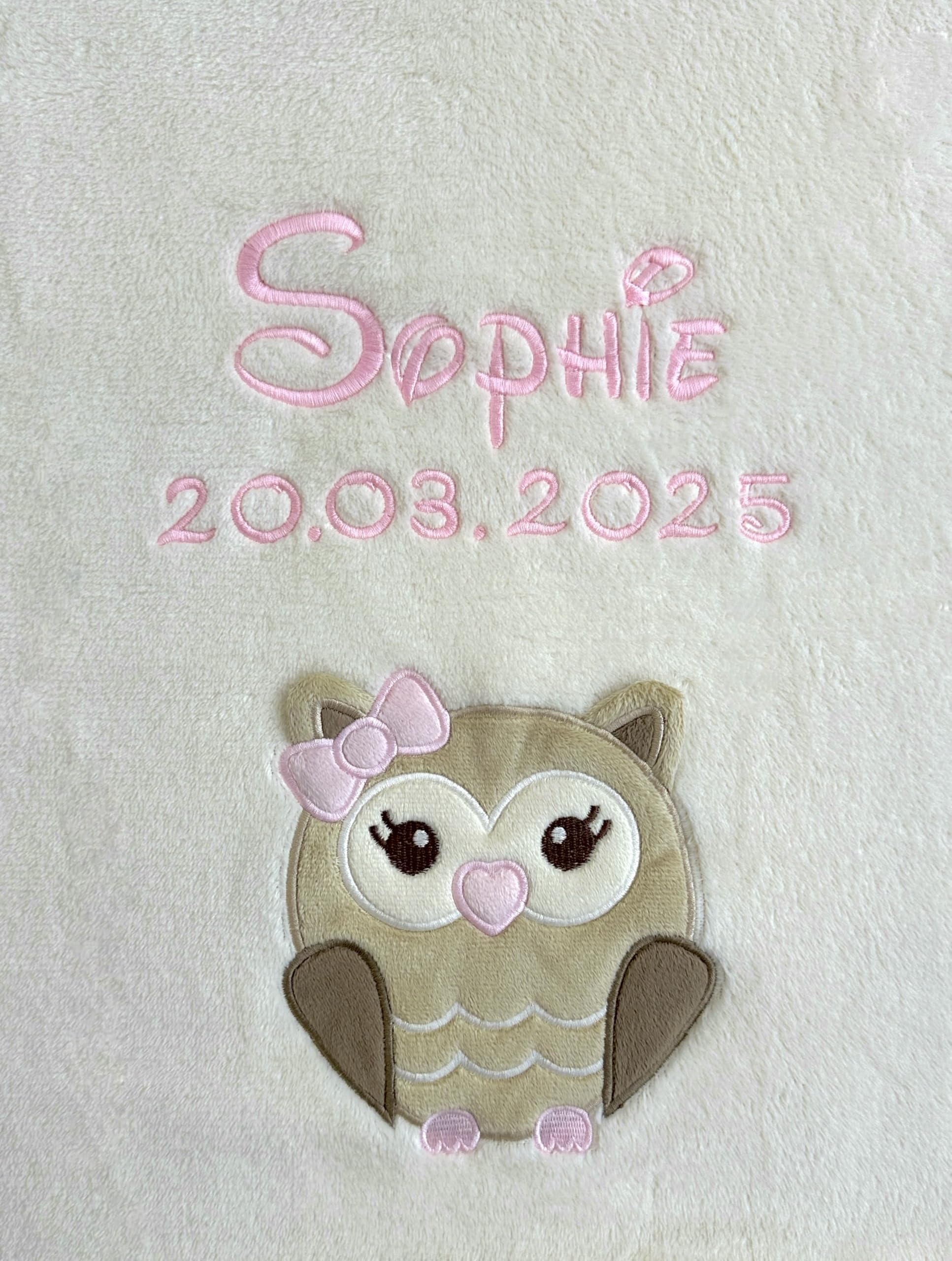 KIDDI-MEDIA Coperta per neonati con nome e data di nascita ricamata/morbida / qualità 1A (beige - gufo)