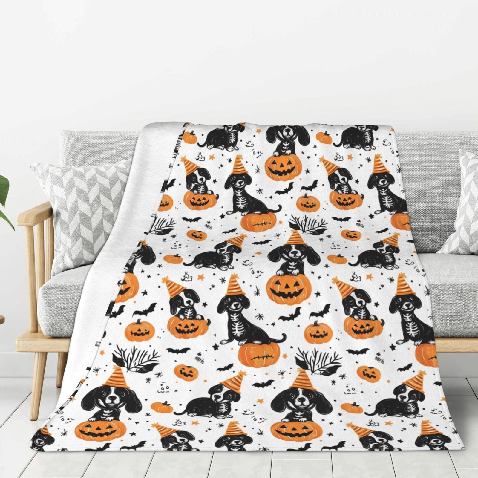 Couverture Halloween chiot idéale pour vos soirées cinéma cocooning sur le canapé