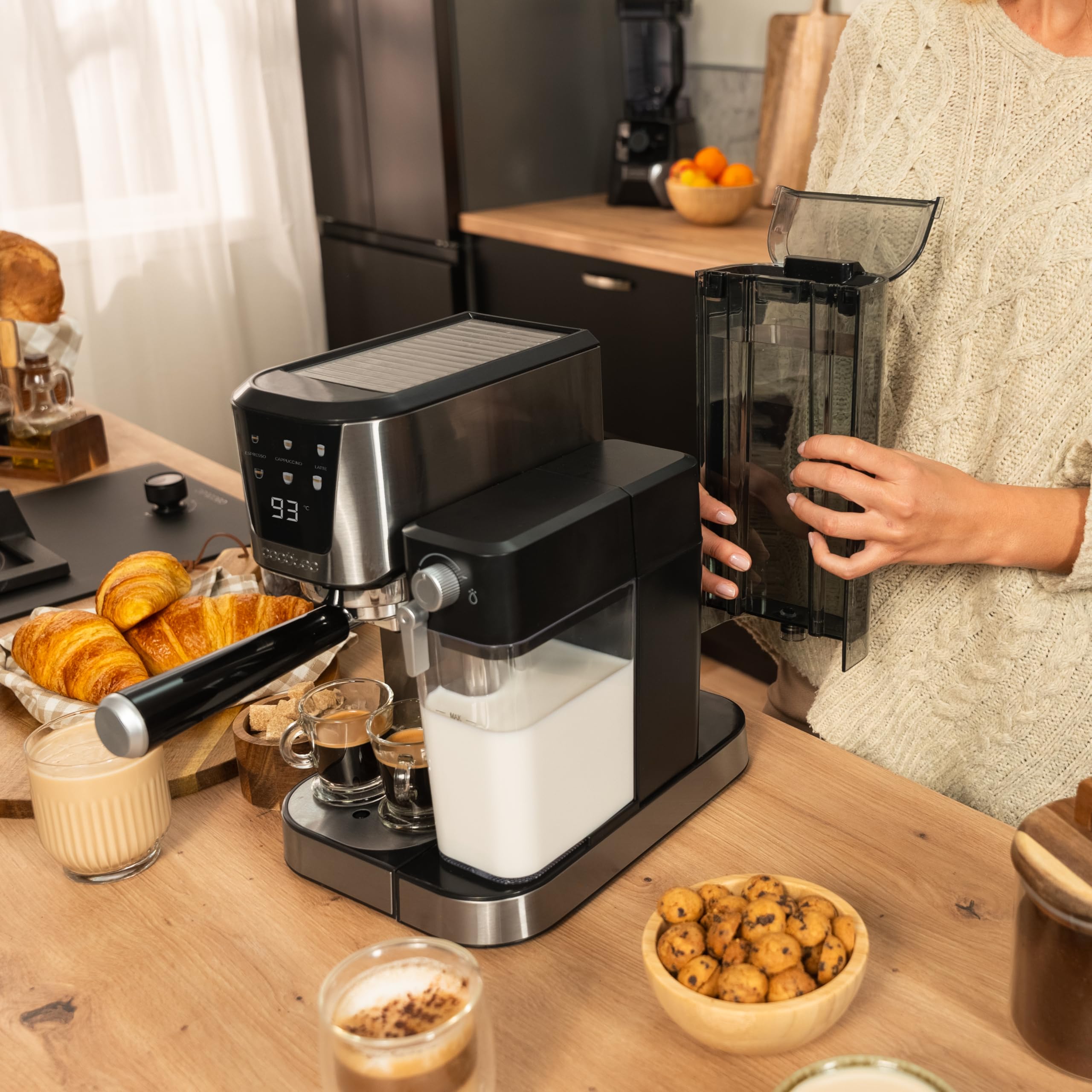 Cecotec Półautomatyczny ekspres do kawy Power Espresso 20 Cream. 1350 W, półautomatyczny, 20 bar, termoblok, zbiornik na mleko 700 ml, zbiornik na wodę 1 l, system aromatów Force