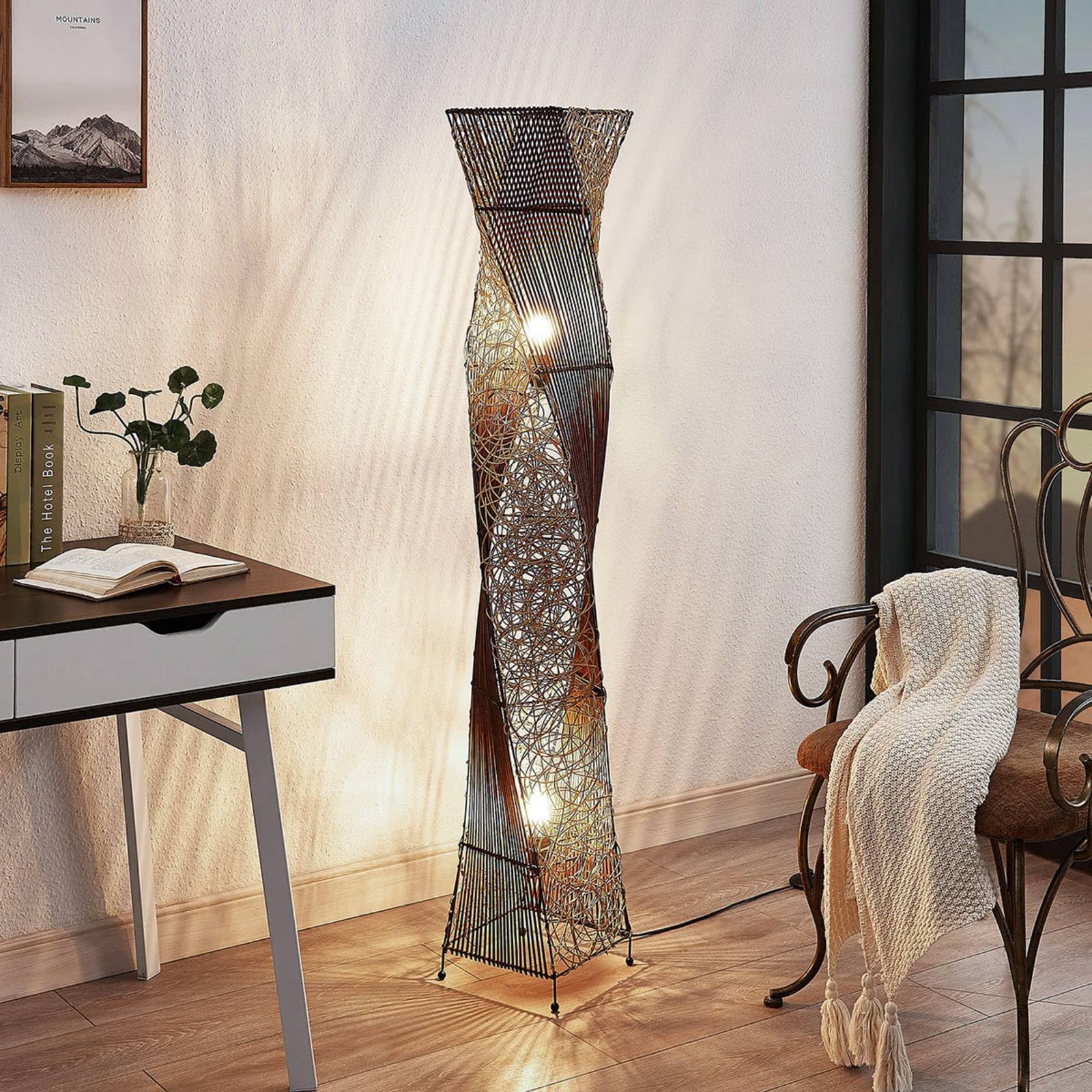 Lindby Lampada da terra colore Ocra ad es. Soggiorno & Sala pranzo lampada in legno