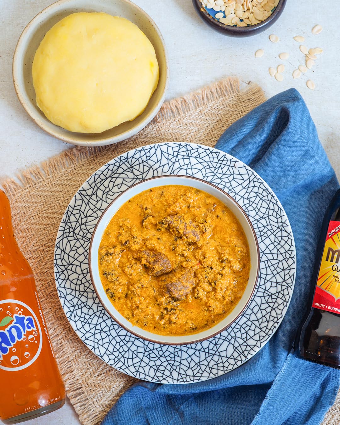 Egusi Soup mit Fufu (10 Portionen) - Fertiggericht