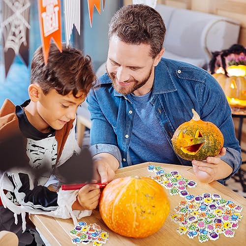 Miniatura 7 de Haooryx 60 mini borradores de monstruo de Halloween para niños, monstruo de dibujos animados, varios borradores de lápices 3D, borradores de