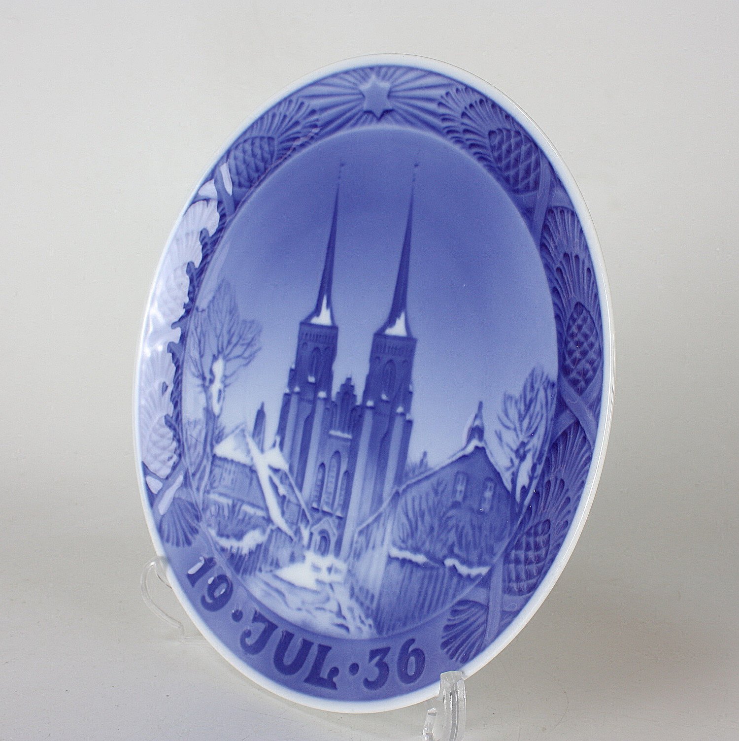   - １９３６年 ロイヤルコペンハーゲン イヤープレート Amazon.co.jp: ロイヤルコペンハーゲン（ROYAL COPENHAGEN