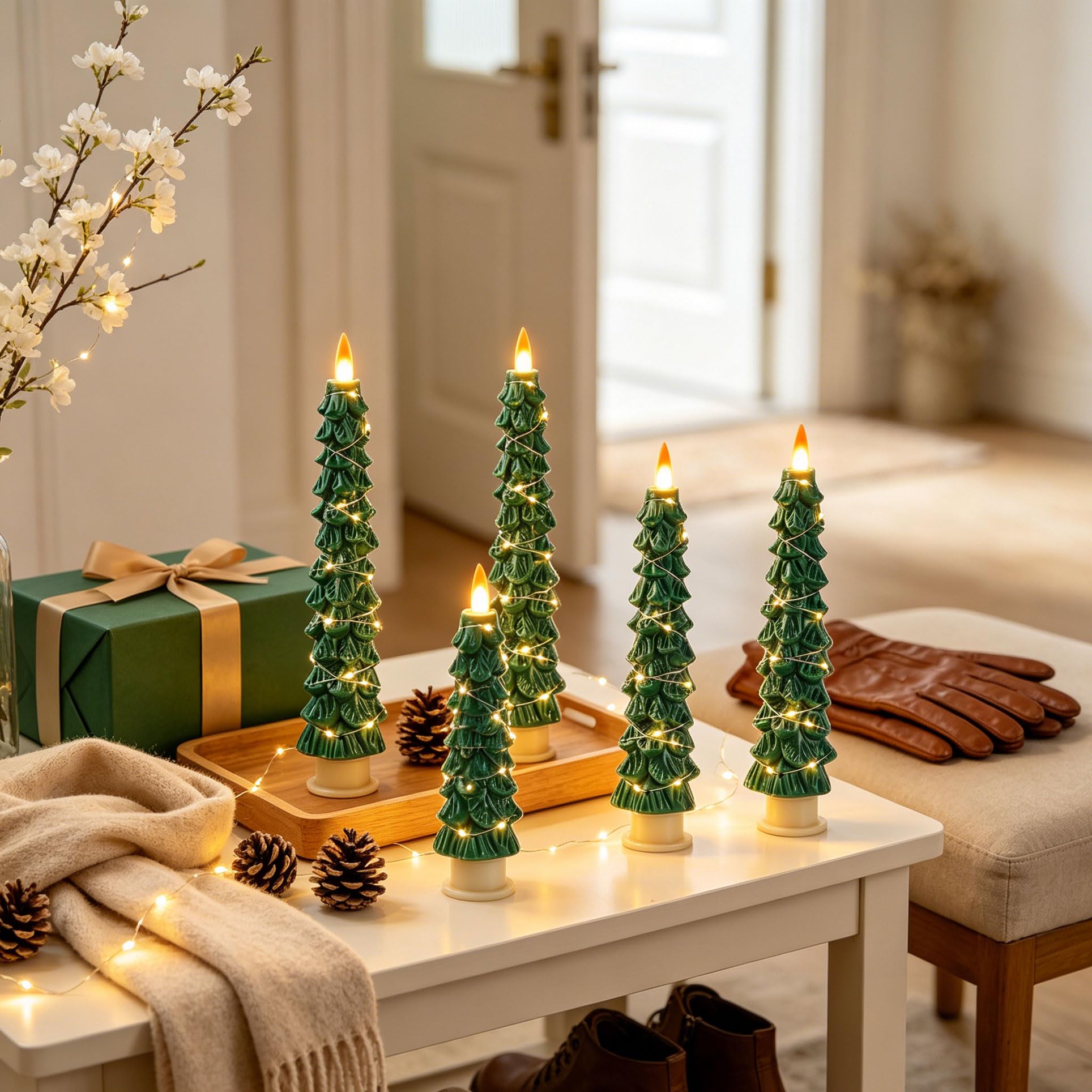 4 Candele LED a Forma di Albero di Natale Verdi, Candele Senza Fiamma con Catena di Rame, Effetto Fiamma Realistico Aggiornato, Funzionanti a Pile con Telecomando per Decorazioni Natalizie e Casa