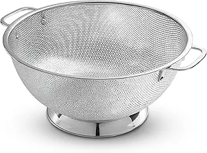 Bellemain Colander for Kitchen – 5 Qt Stainless Steel Strainer with Handle - 18/8 Pasta Strainer Bowl for Pasta, Spaghetti, Vegetables, Fruit, and Pot Draining - Stainless Steel Colander