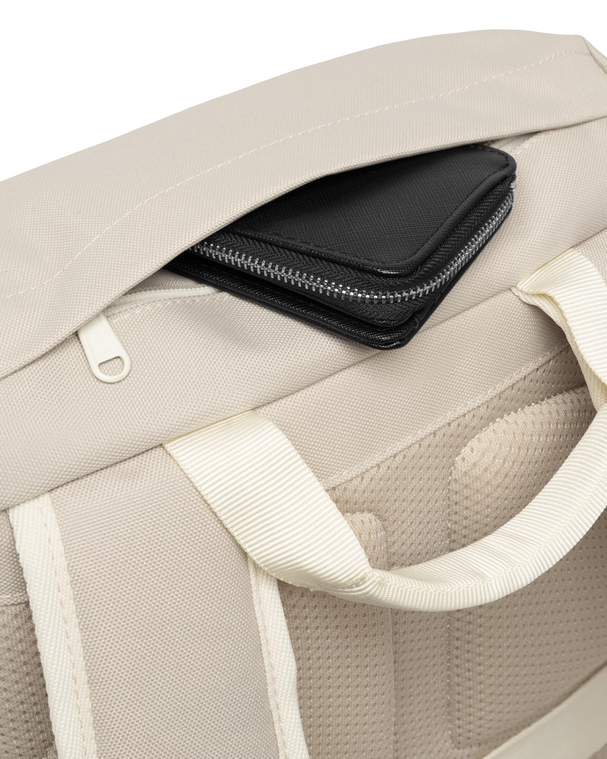 Johnny Urban Mochila Mujeres y Hombres Beige - Nico - Daypack con Compartimento para Portátil de 16 Pulgadas - Mochila de 17 Litros para Trabajo, Escuela, Universidad, Viajes - Repelente al Agua