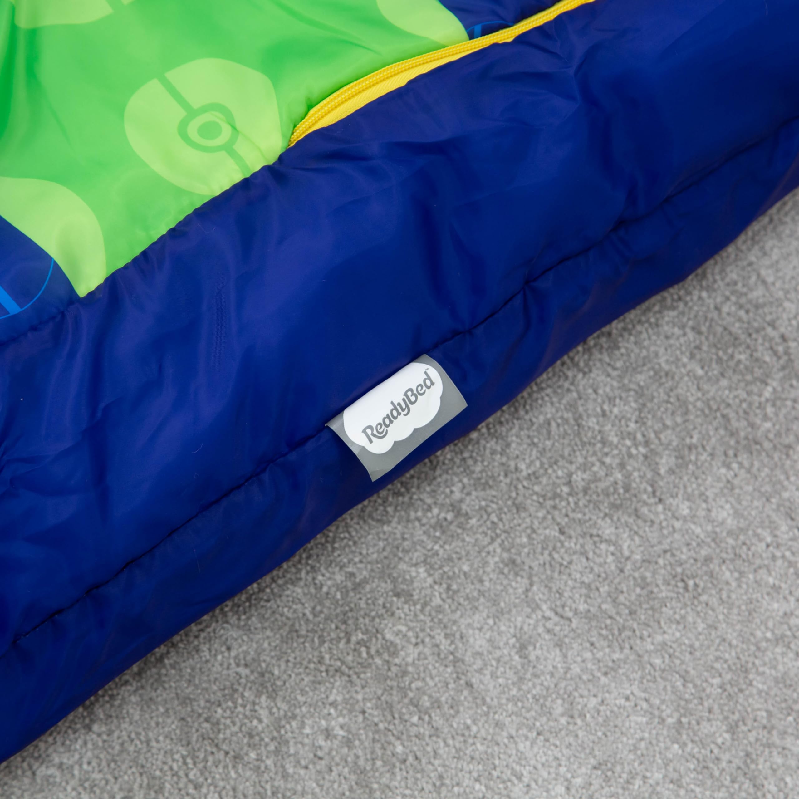 Pokemon ReadyBed Lit Gonflable et Sac de Couchage pour Enfants avec Pompe Matelas de Voyage