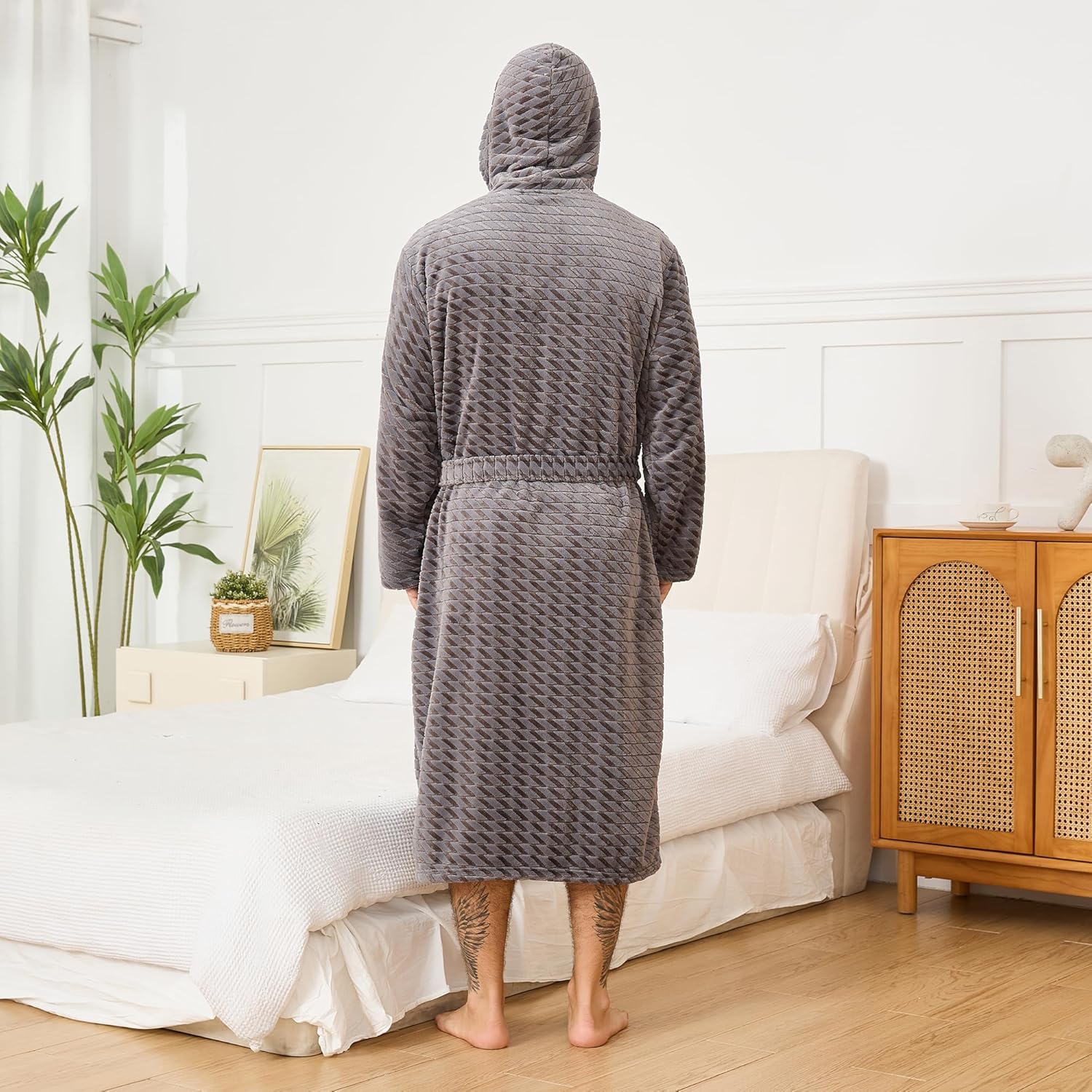 U2SKIIN Mens Plush Fleece Hooded Robe, Soft Warm Long Bathrobe with Pockets, Cozy Spa Shower Robe for Men - Image 5