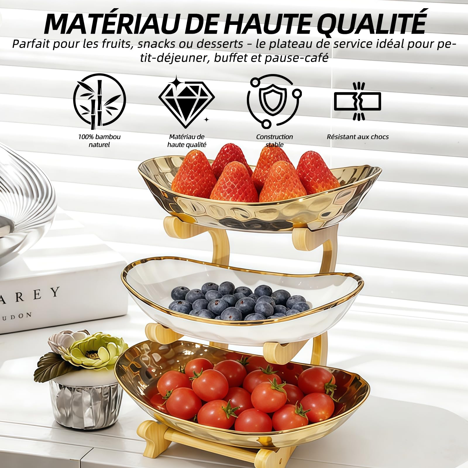 Étagère à fruits à trois étages en céramique, base en bambou, pour présenter des fruits, des collations et des pâtisseries. Doré