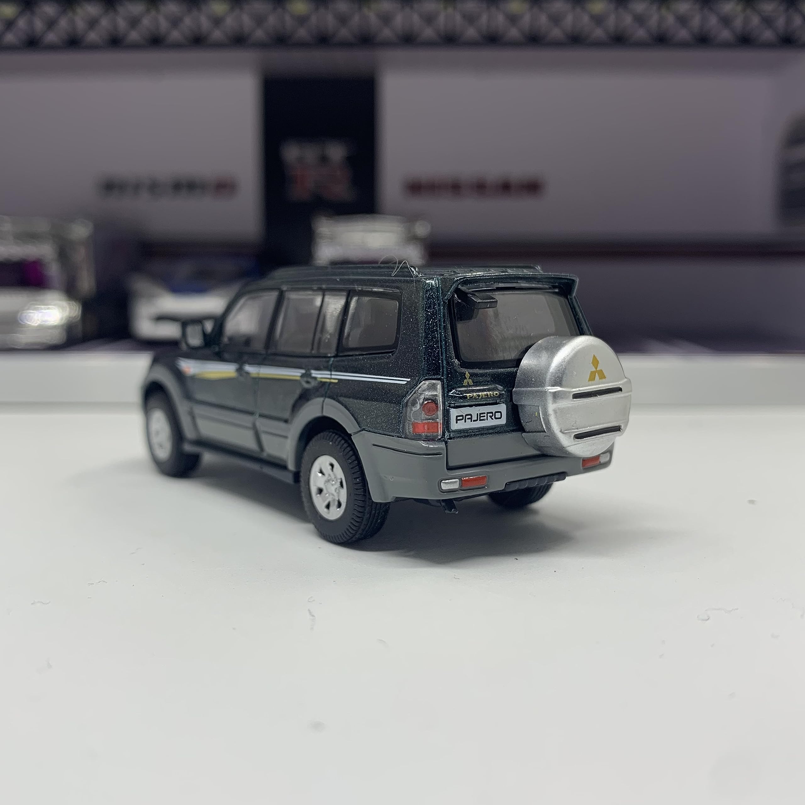 ミニカー 1/64 三菱 パジェロ 4台セット